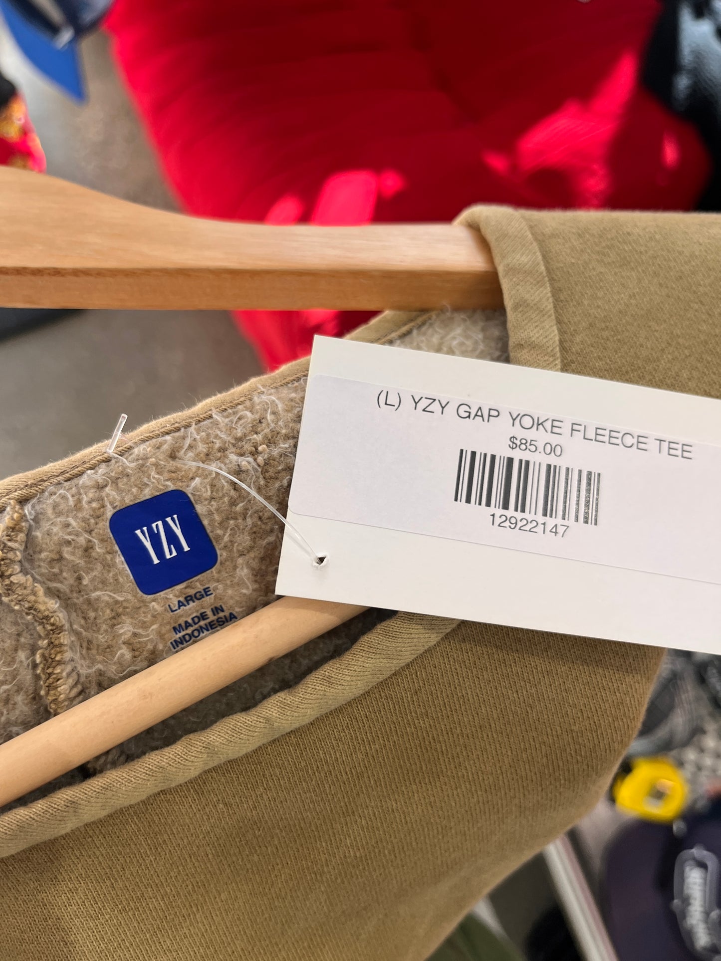 (L) YZY GAP YOKE FLEECE TEE