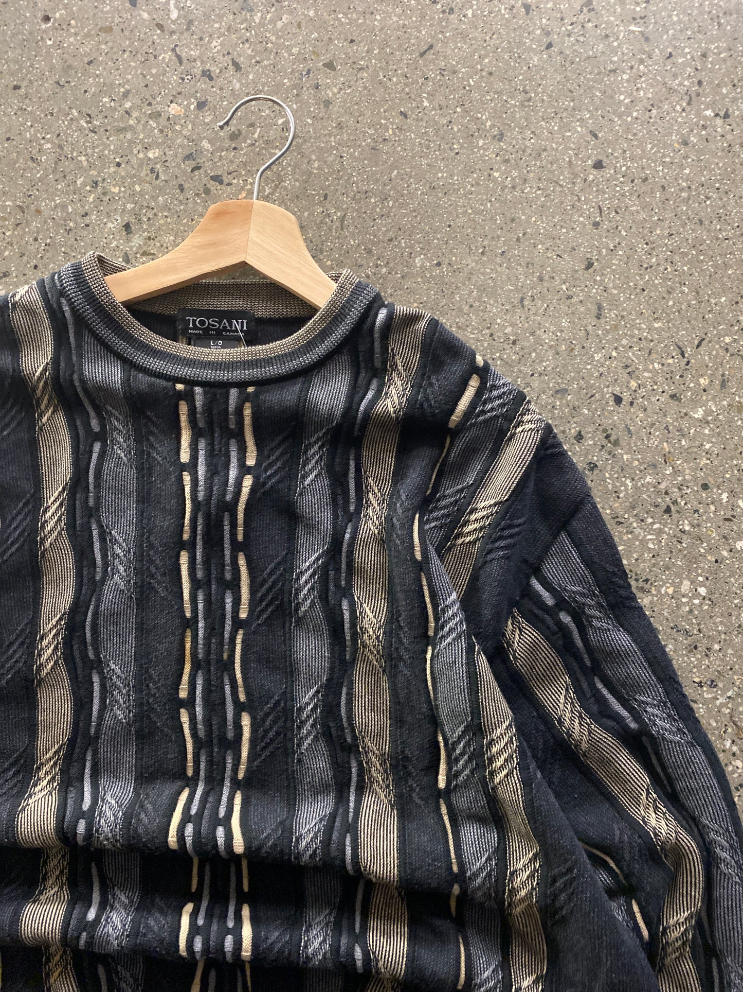 (L) CM20 - Vintage Tosani 3D Knit