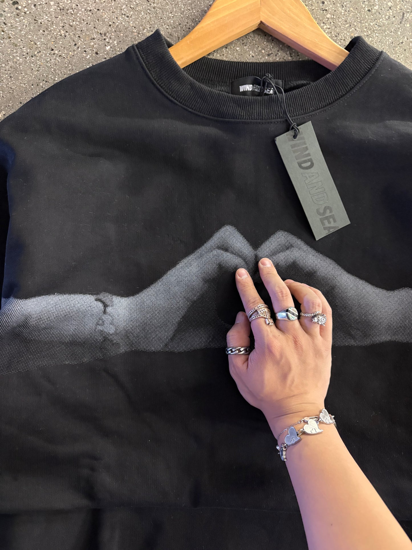(L/XL) Wind and Sea Crewneck