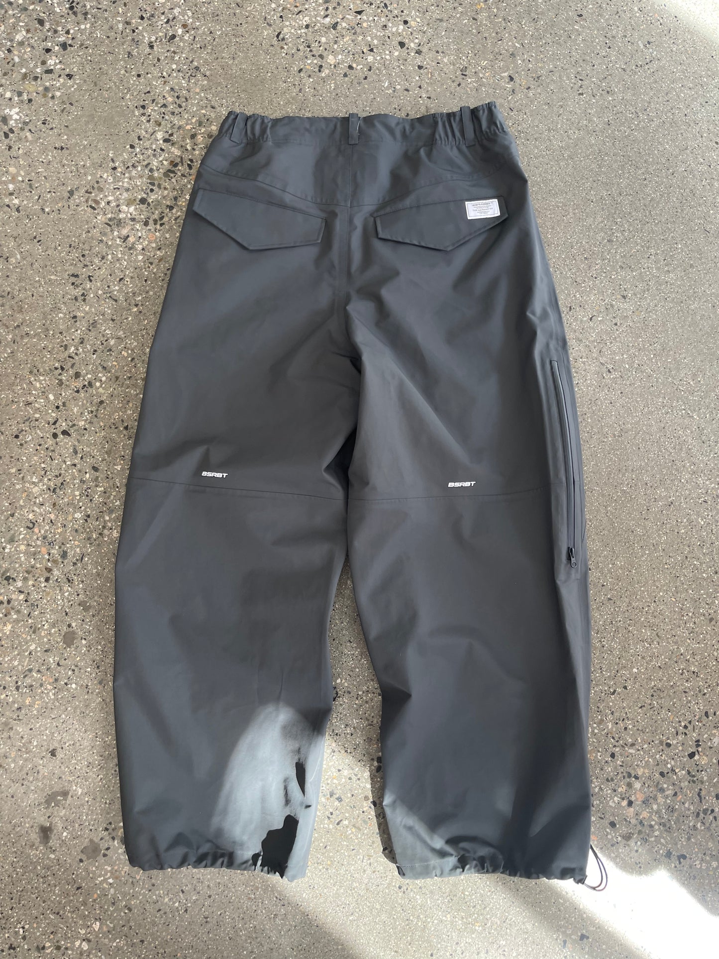 (L) BSRABBIT Mountain 3L Seam Sealing Wide Ventilation Pants Charcoal ( Retails for $385)