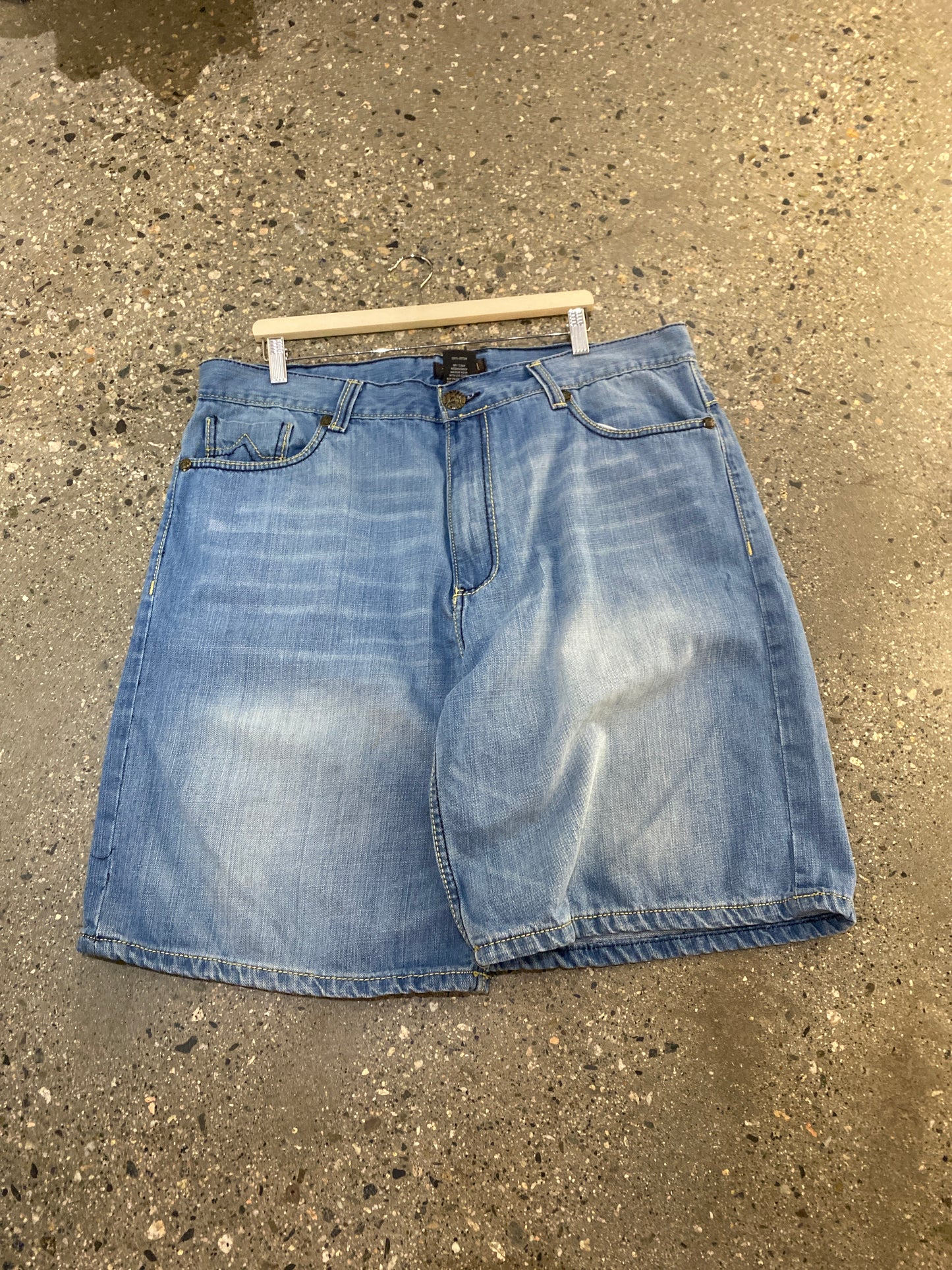 (40”) Blac Label Baggy Jorts