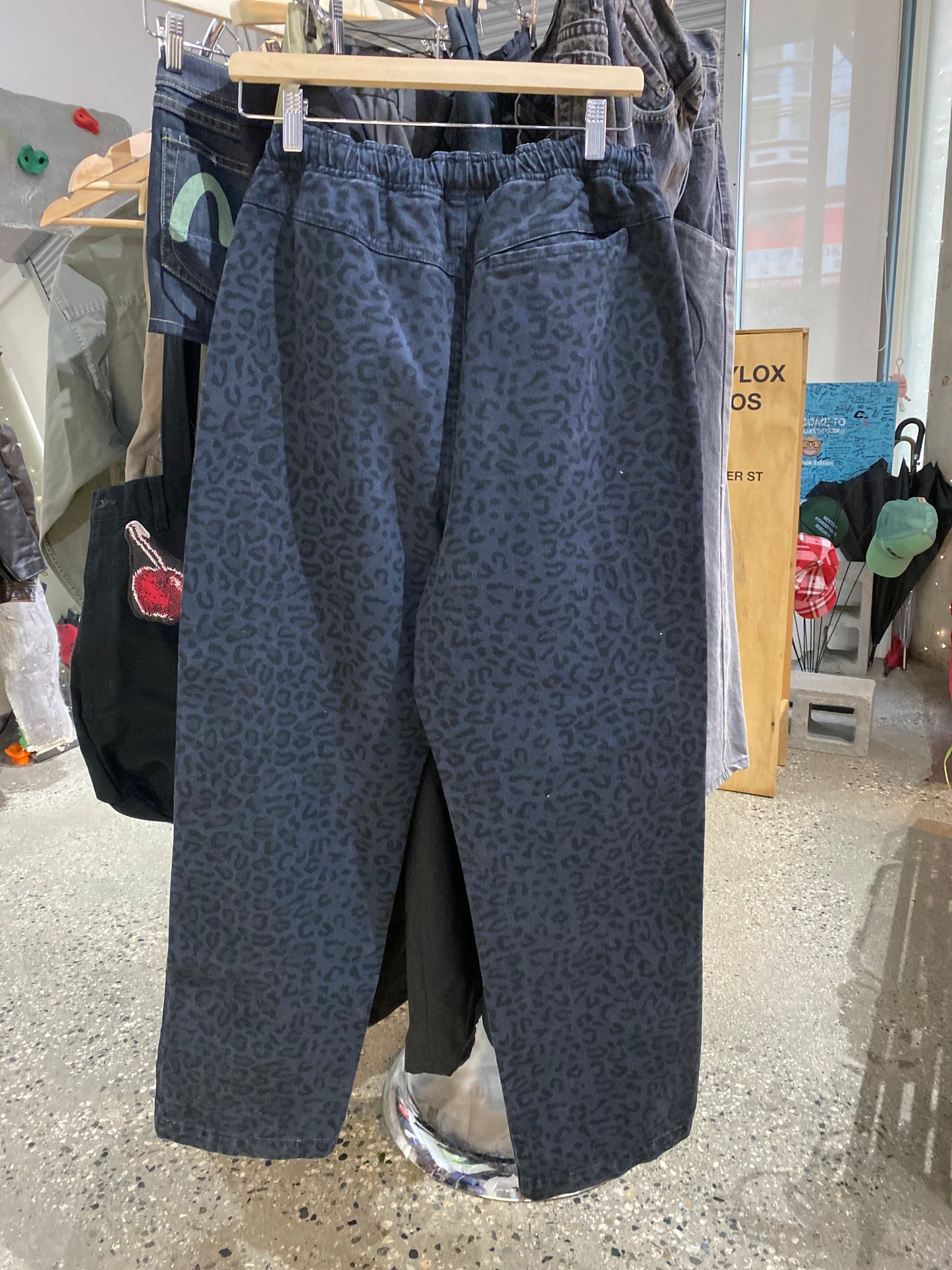 (S) Stussy Dark Leopard Bottoms