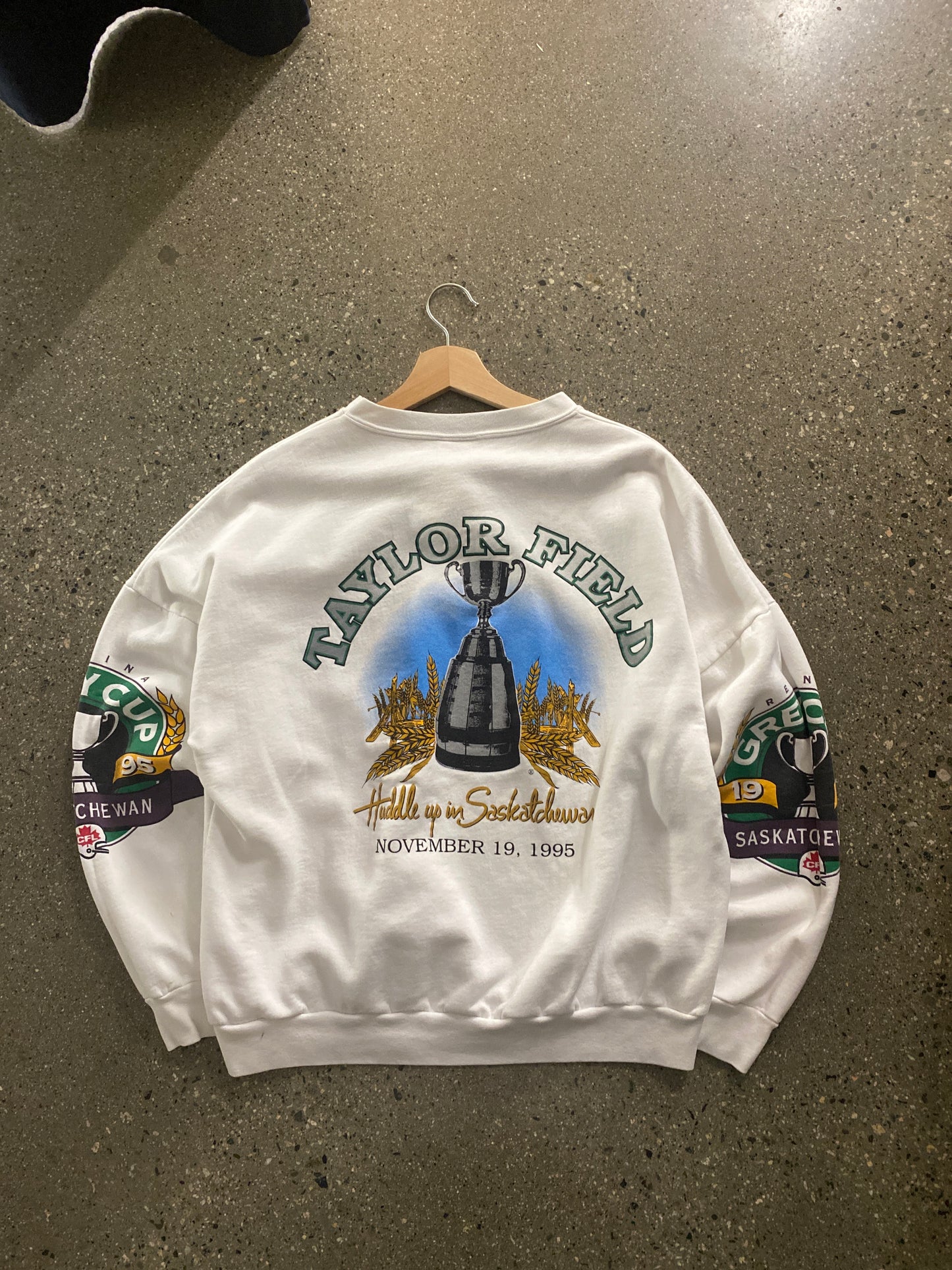 (M/L) 1994 Grey Cup Saskatchewan Wrap Around Crewneck