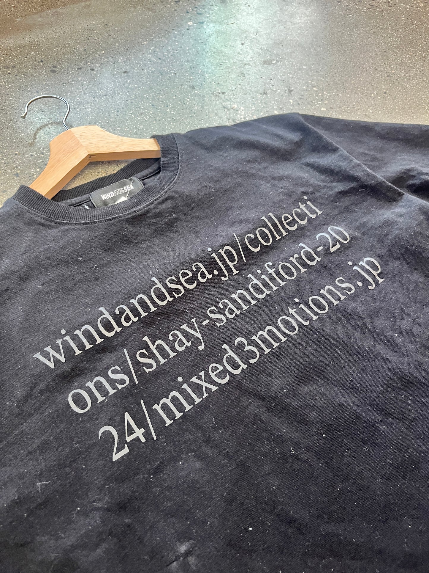 (L) Wind & Sea Black URL tee