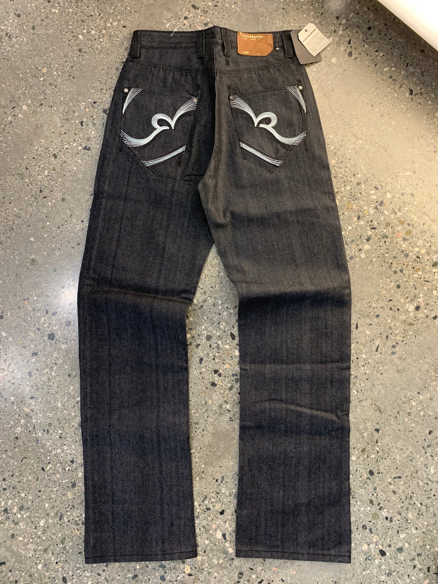 s43 - 32w BNWT ROCAWEAR Denim