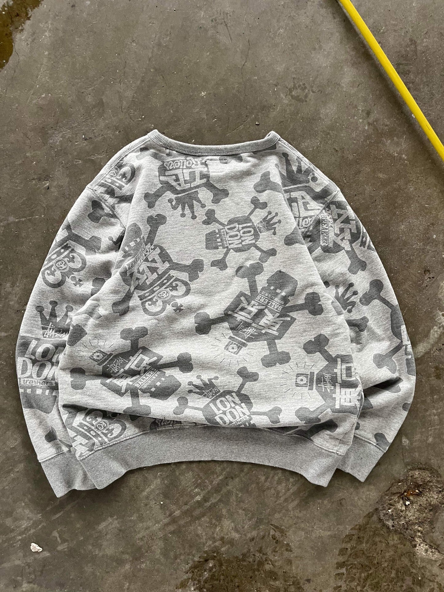 (L) Stussy AOP Skull Crewneck