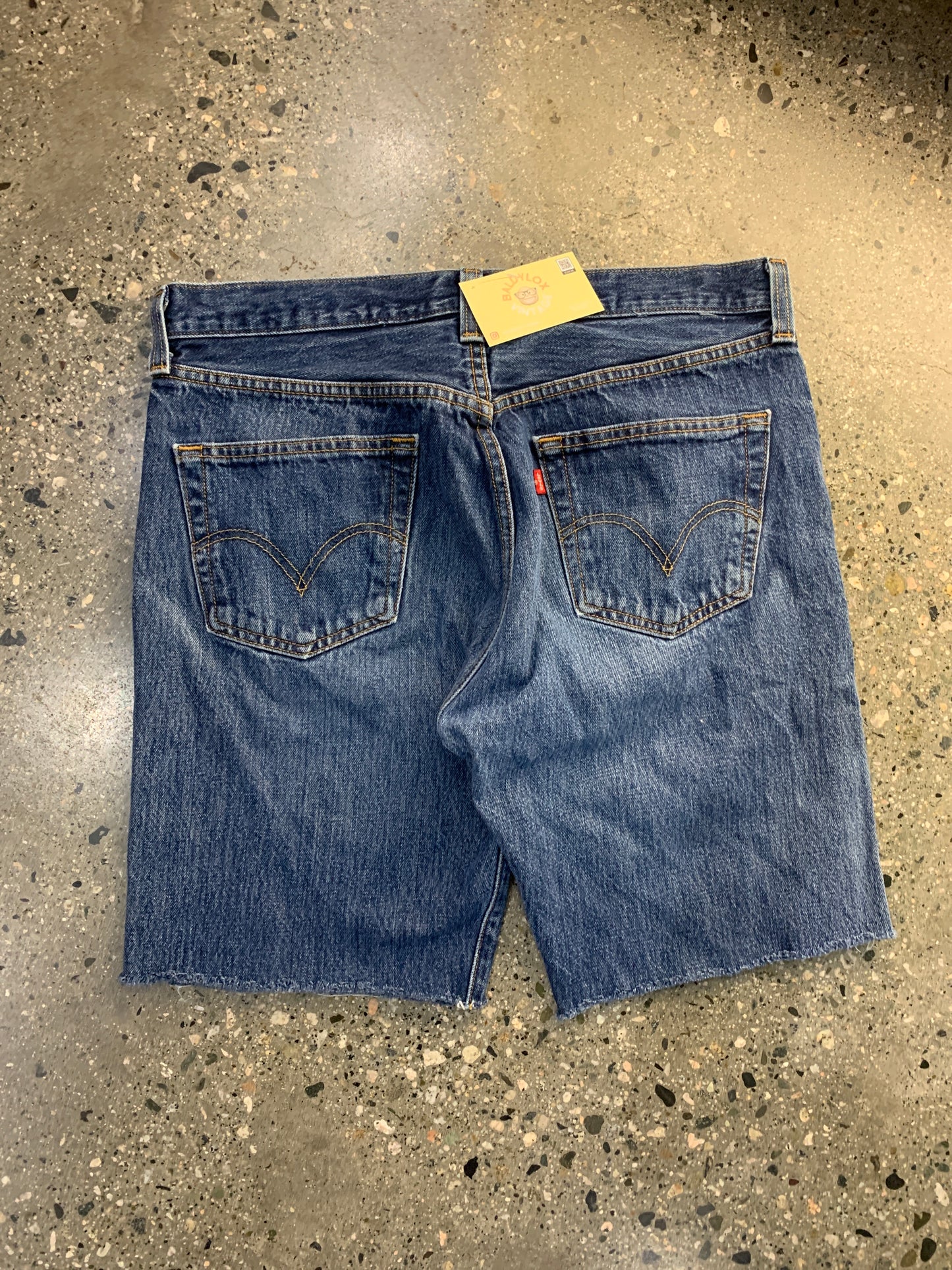 s85 - 32w Levi Cutoff
