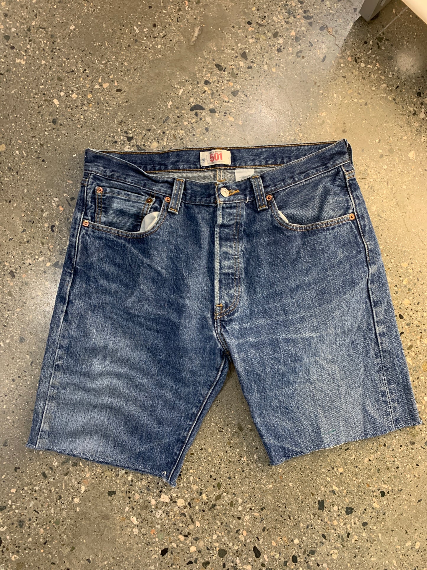s85 - 32w Levi Cutoff