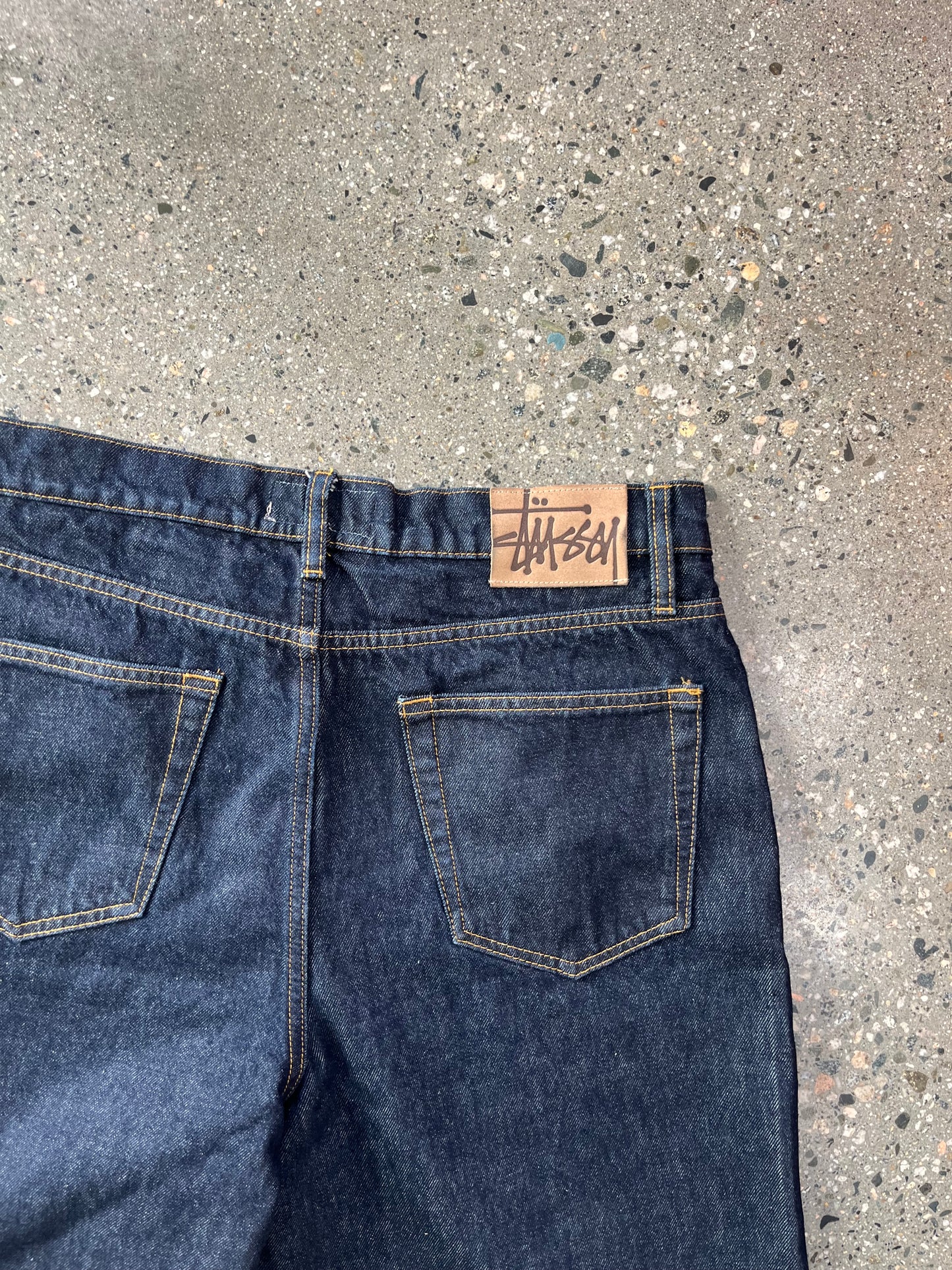 (30W) Stüssy Raw Denim Baggy Jorts
