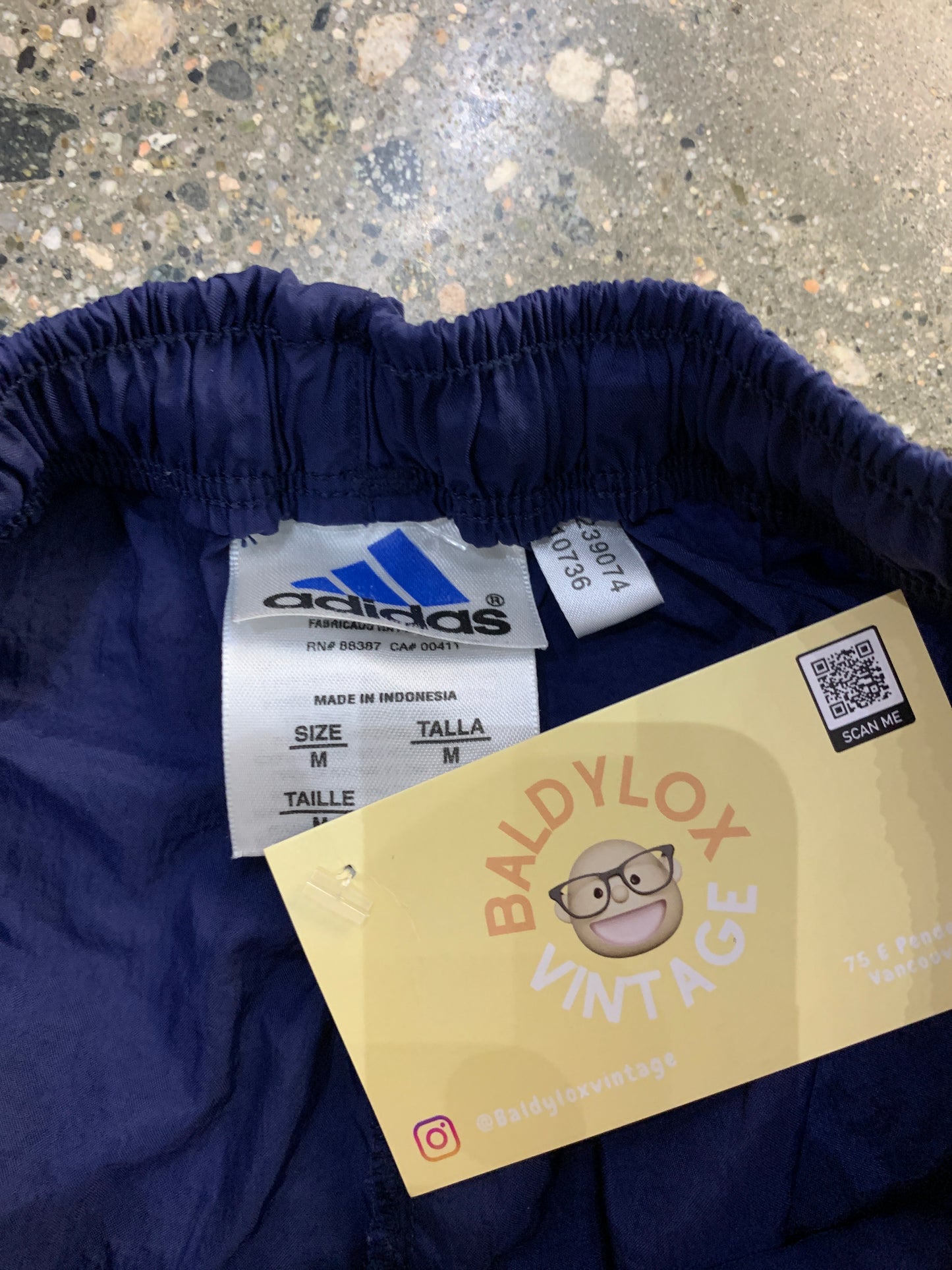 s92 - (s/m) Adidas Windbreaker Shorts