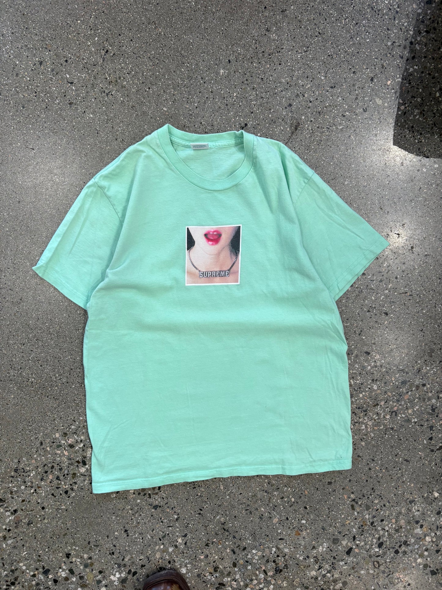 (L) Supreme Mint Necklace Tee