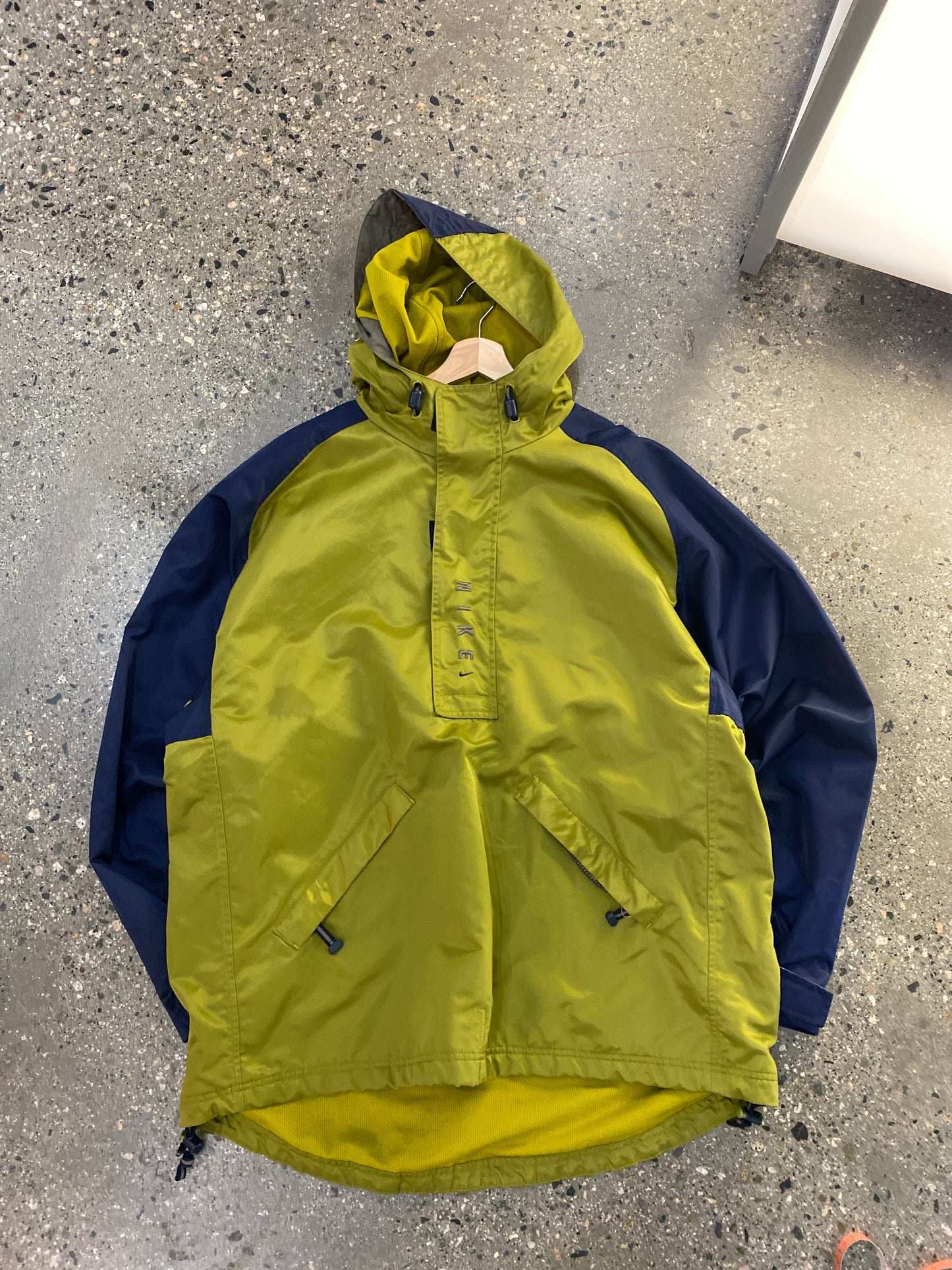 (L-2X) Nike Long Jacket