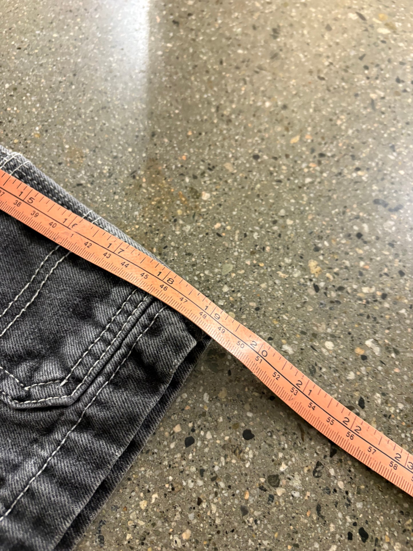 27” ecko jorts