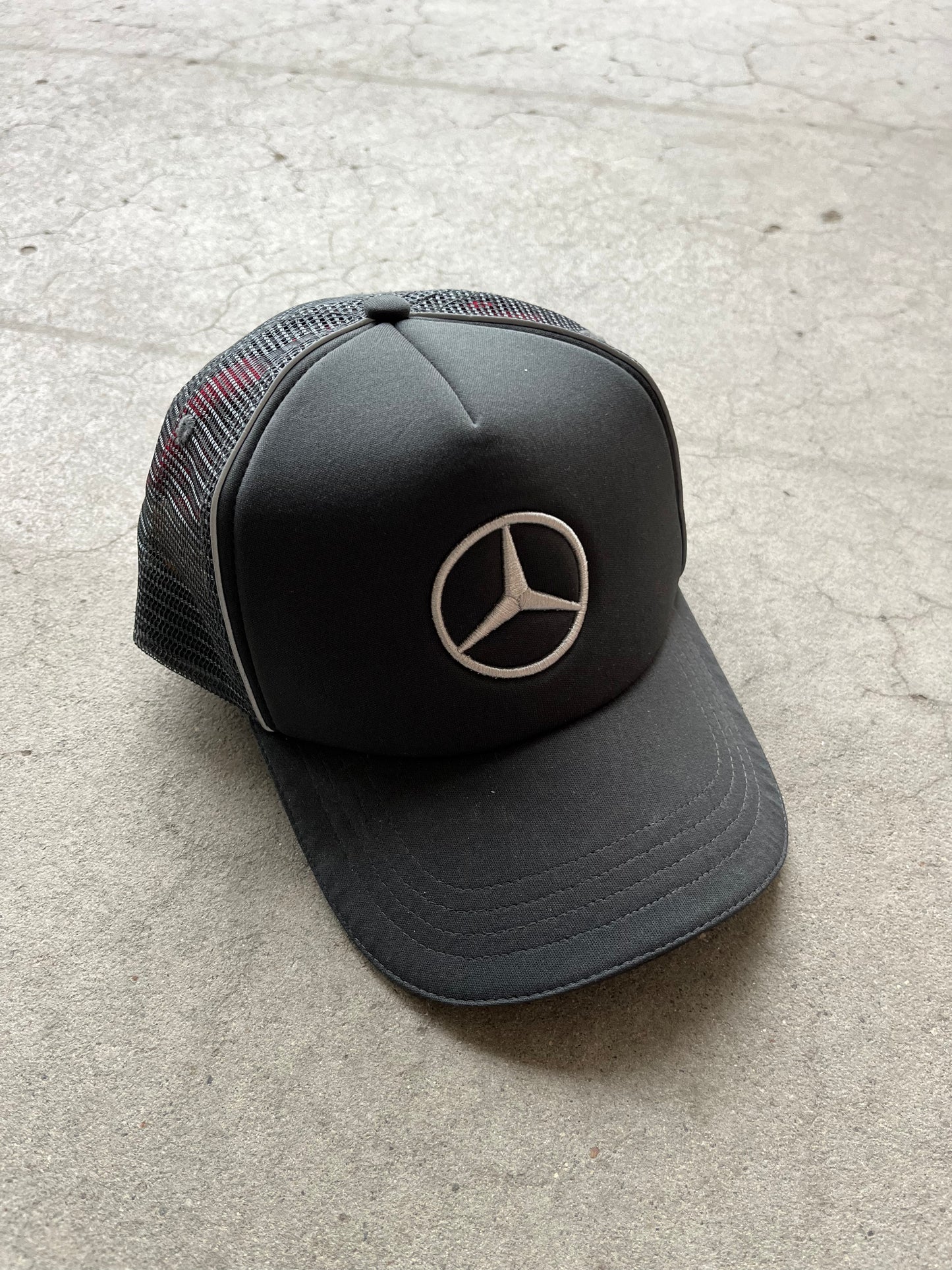 (OSFA) 00s Mercedes Benz Trucker