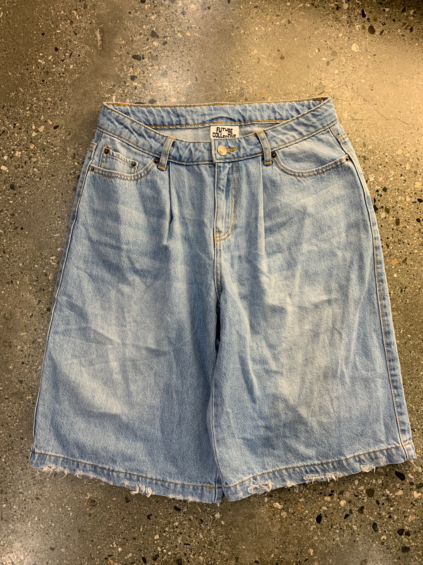 s61 - 28w Baggy Jorts