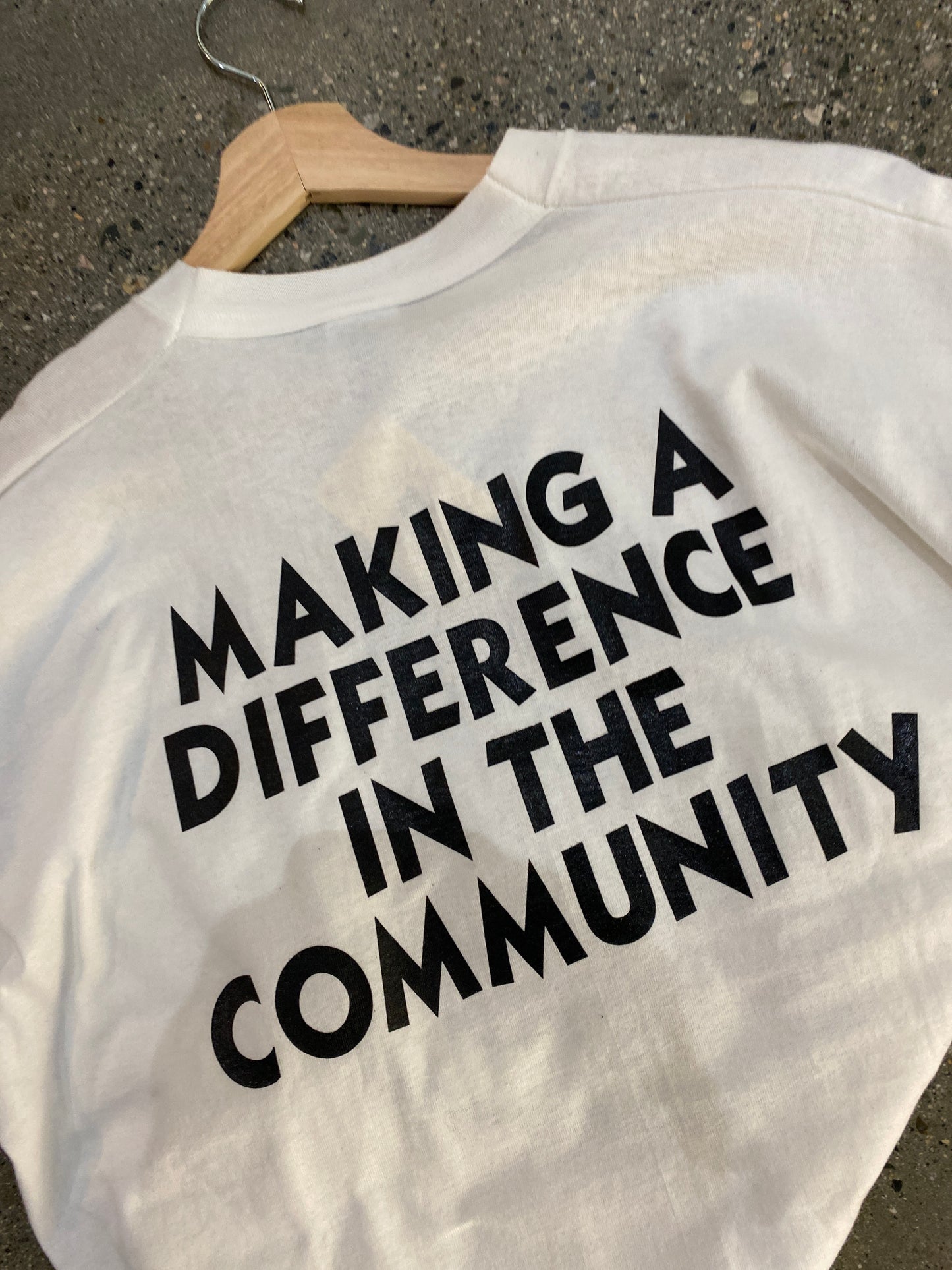 (XL/2X) A200 - 90s Made in Canada Van Grizz Community Tee