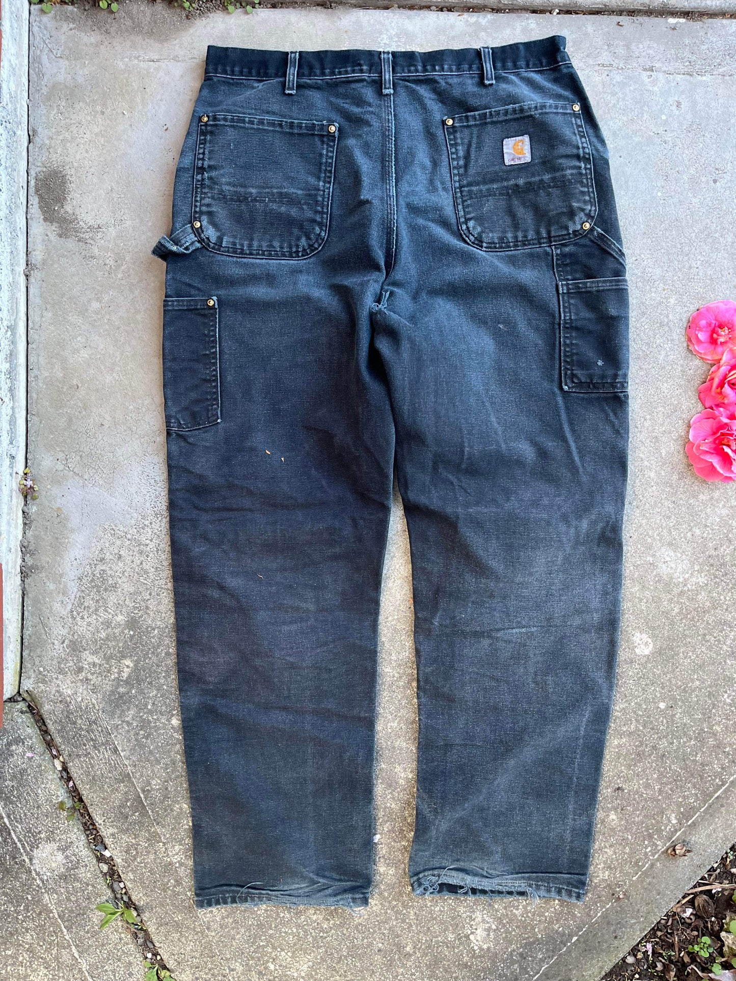 (36”) 90’s Made in USA Carhartt Distressed Dbleknees