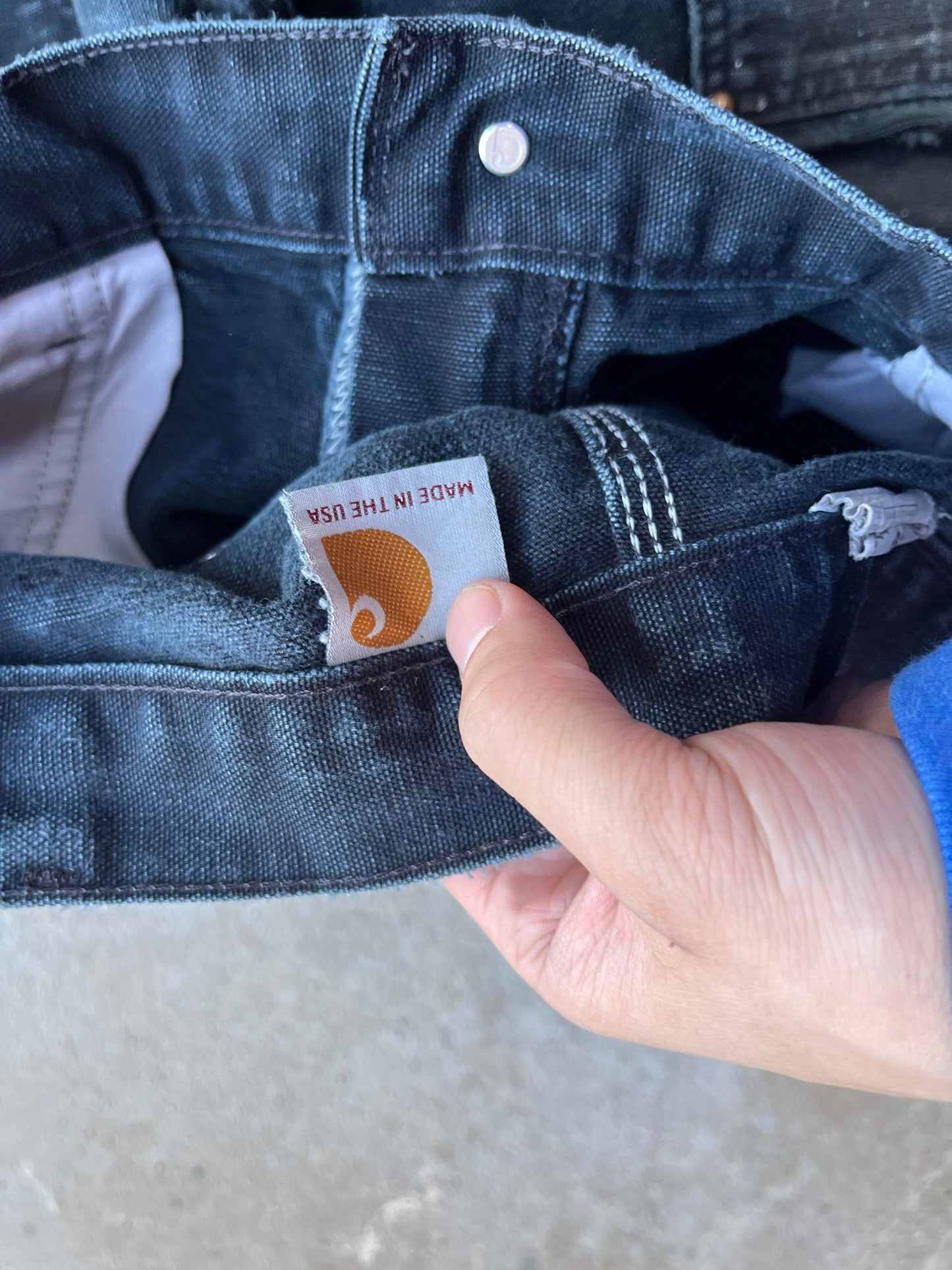 (36”) 90’s Made in USA Carhartt Distressed Dbleknees