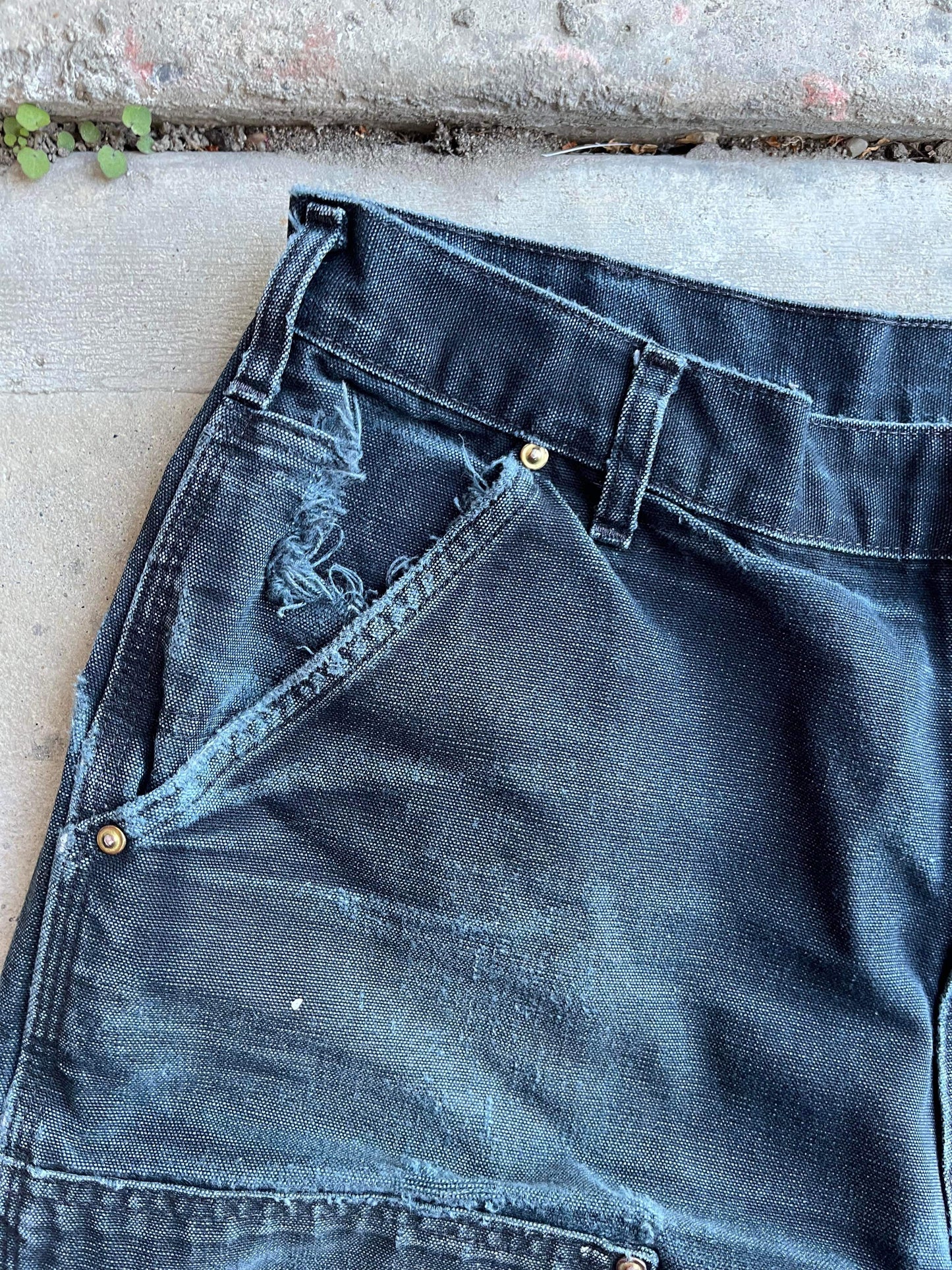 (36”) 90’s Made in USA Carhartt Distressed Dbleknees