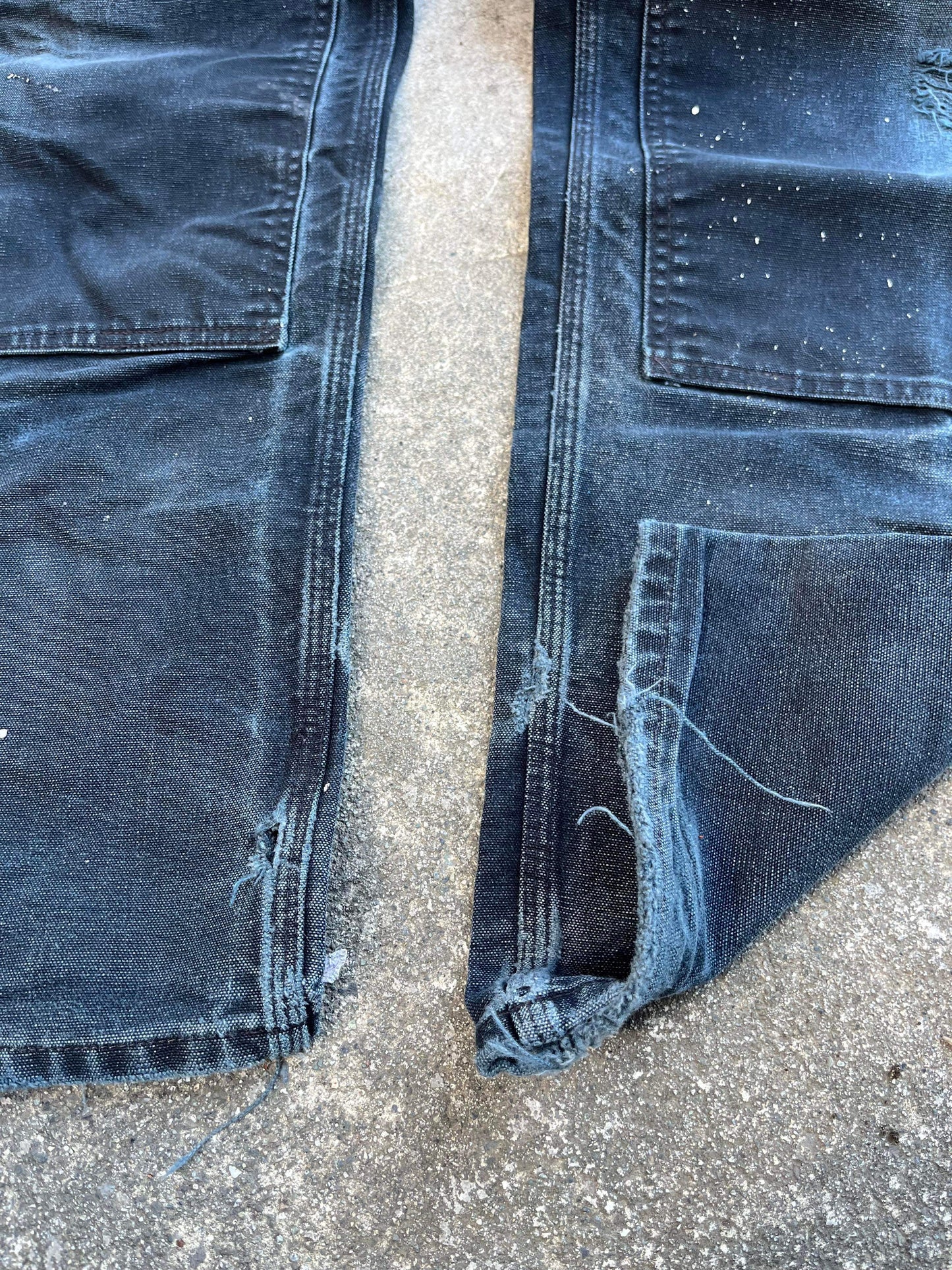 (36”) 90’s Made in USA Carhartt Distressed Dbleknees