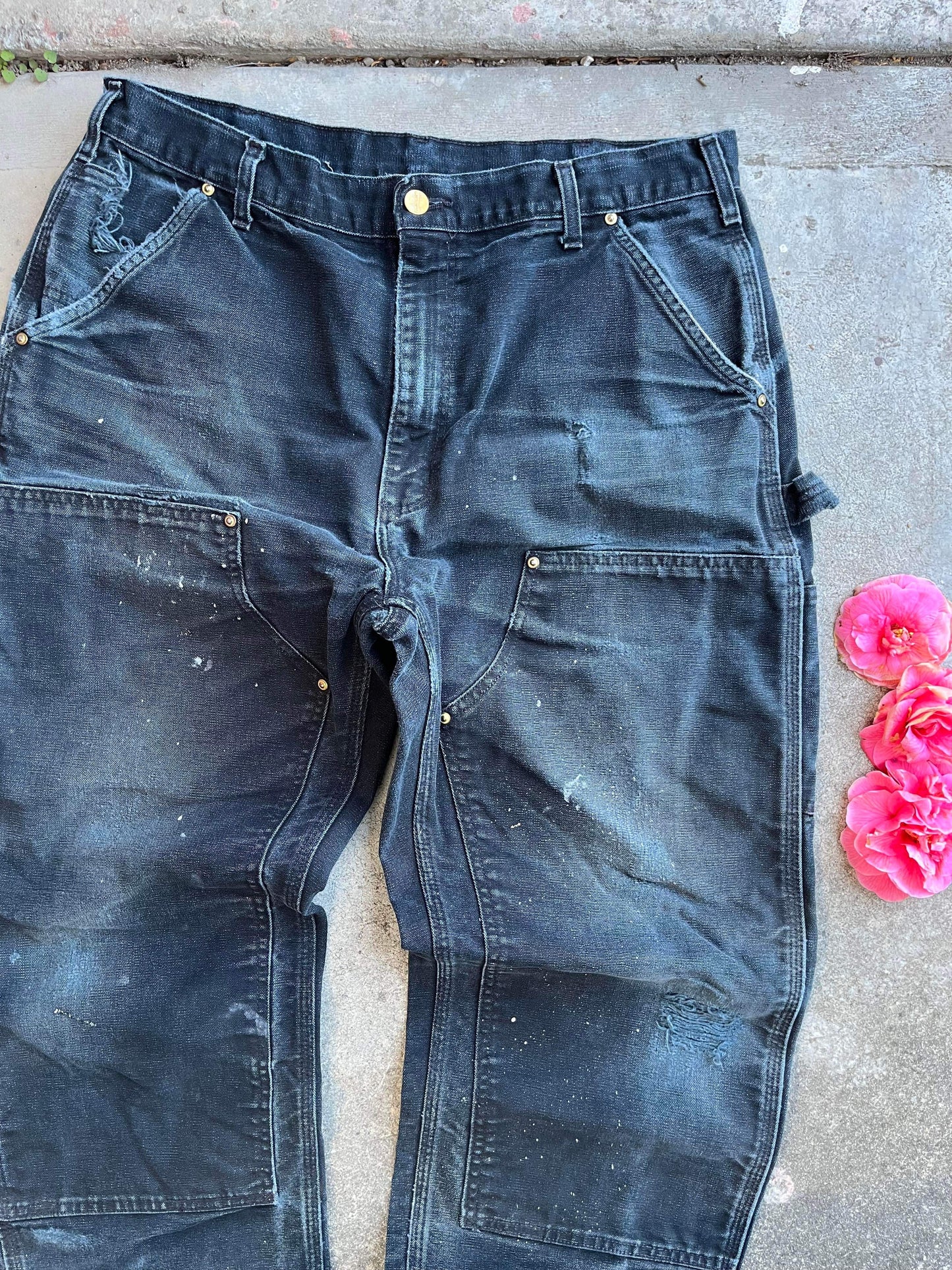 (36”) 90’s Made in USA Carhartt Distressed Dbleknees
