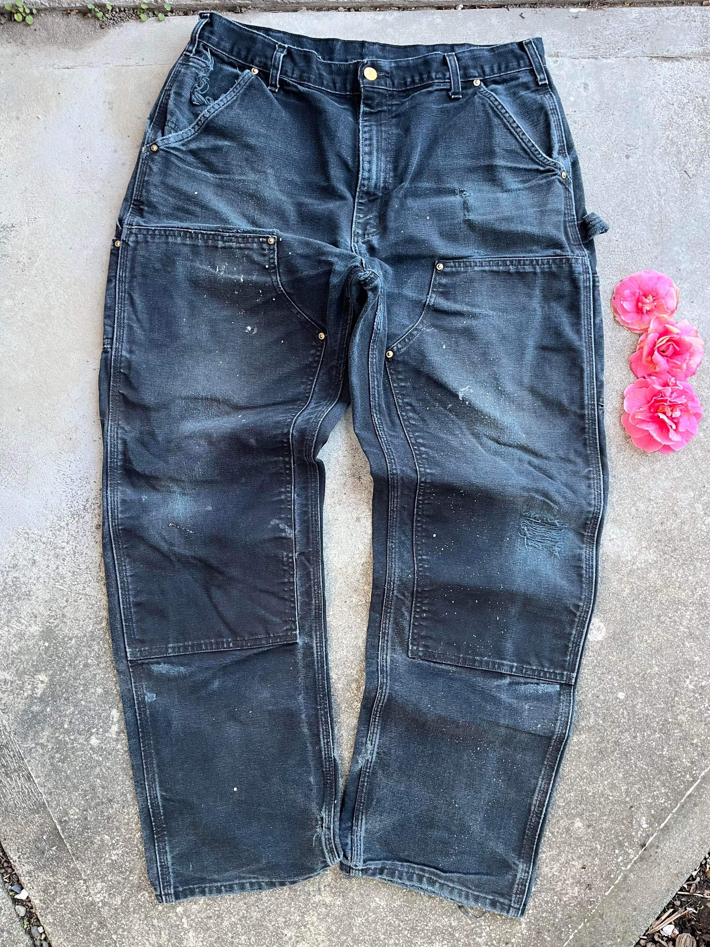 (36”) 90’s Made in USA Carhartt Distressed Dbleknees