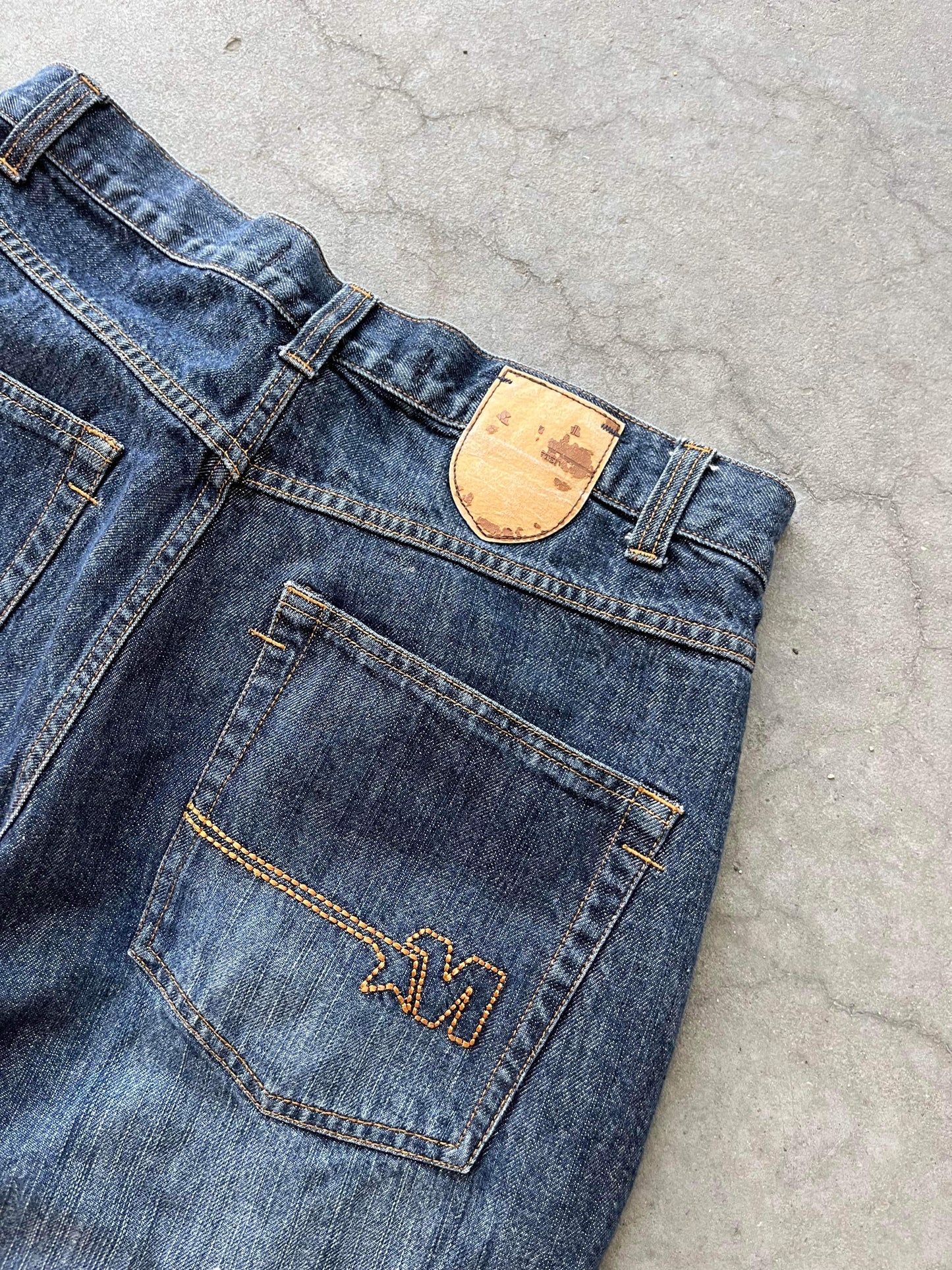 (34”) Y2K Mecca Baggy Jorts