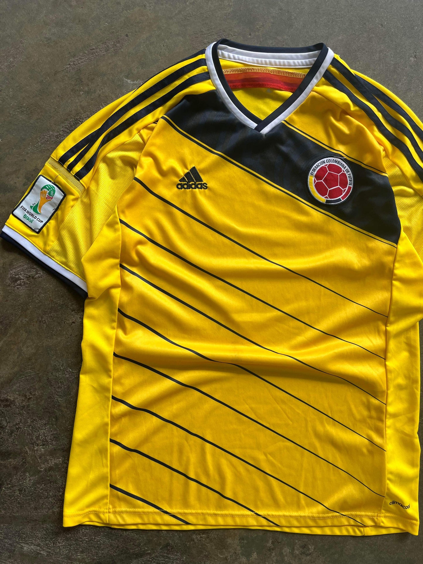 (M/L) Adidas Columbia National Team Kit