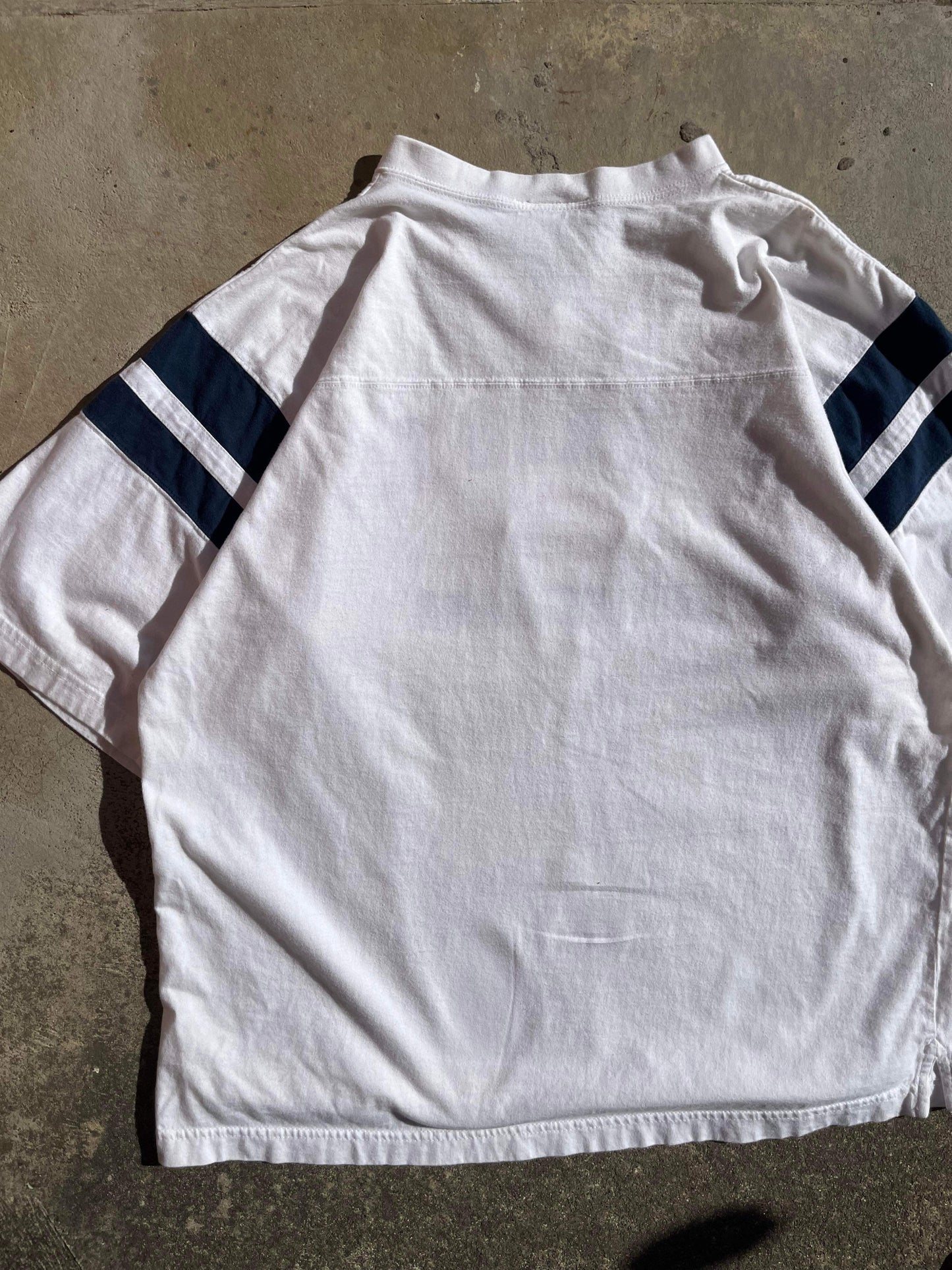 (M/L) Vintage Lee New England Patriots V Neck Tee