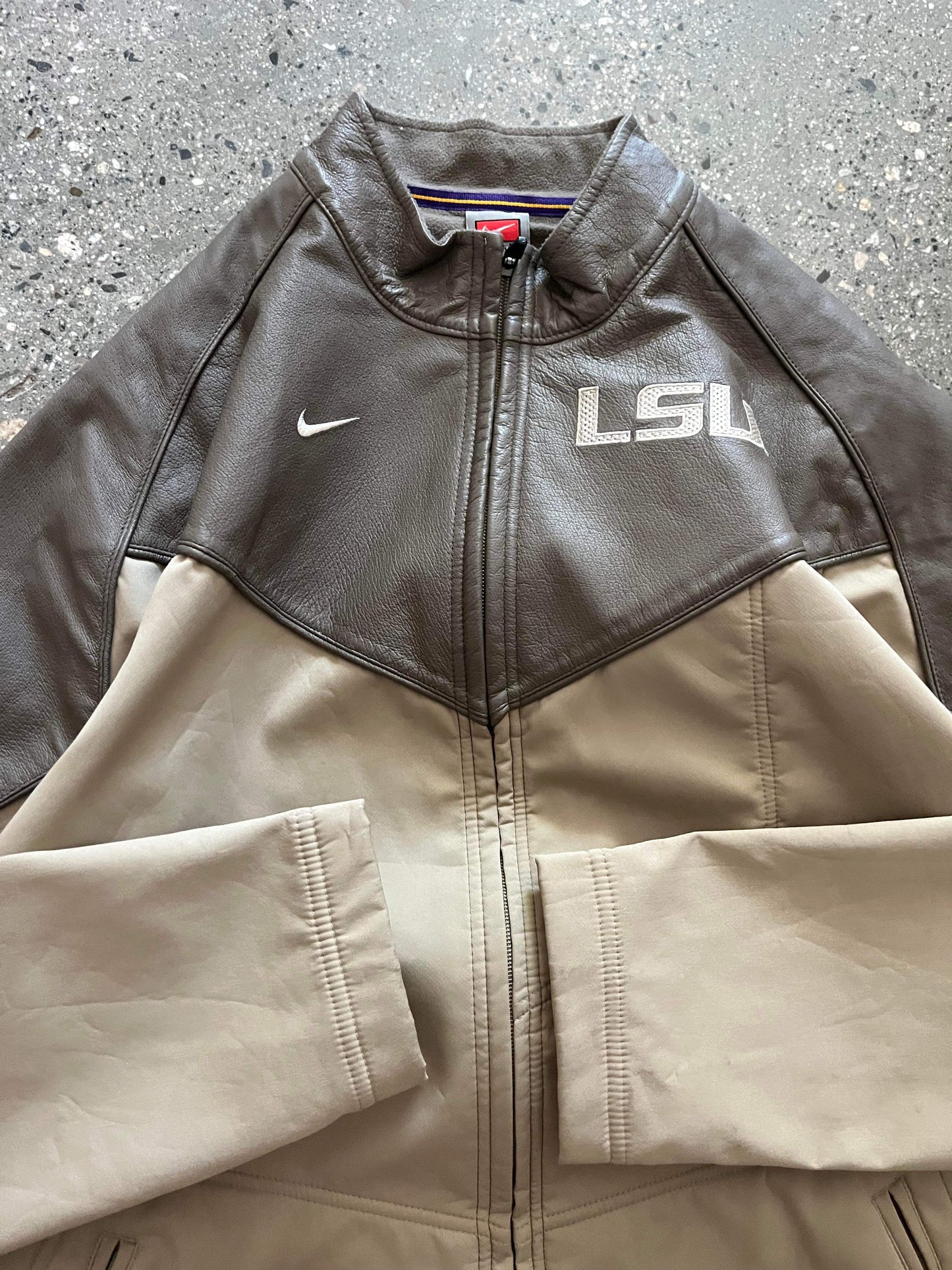 (XL/2X) Vintage Nike LSU Tigers Jacket