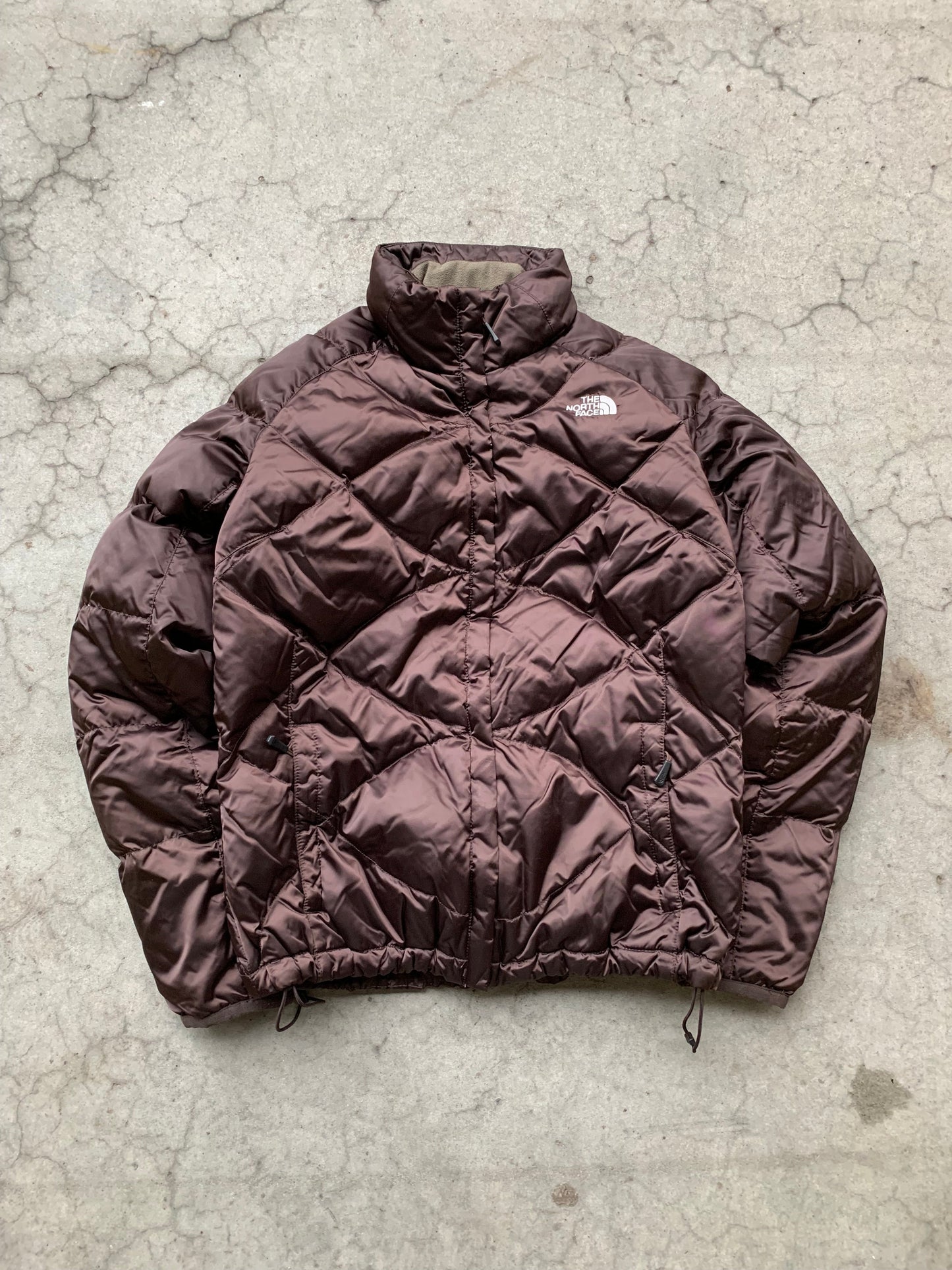 (L) The North Face 550 Chocolate Puffer