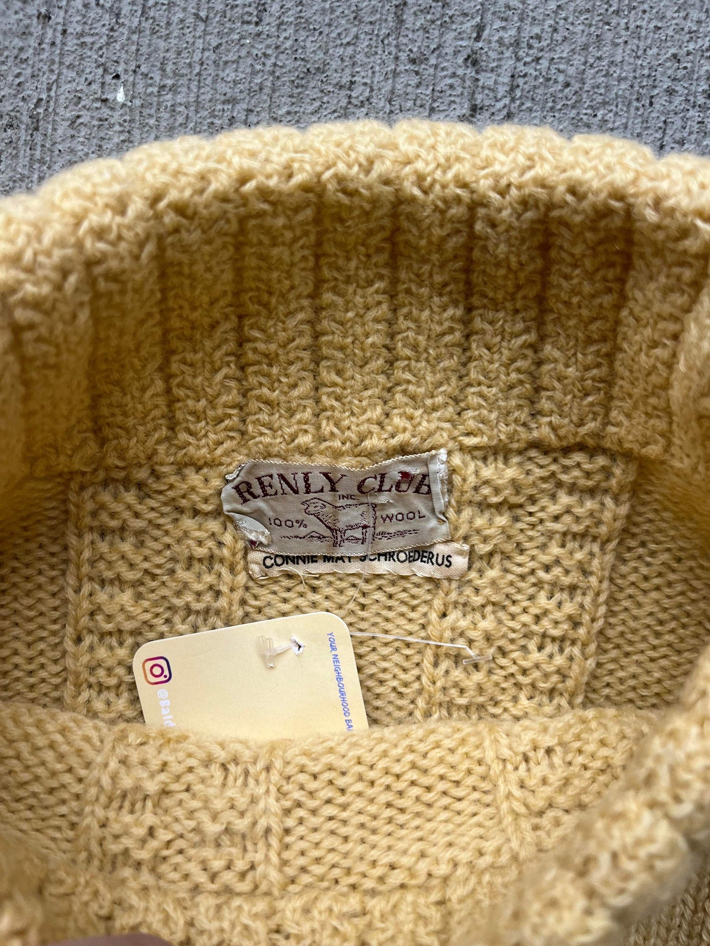 ~ (XXS) Vintage 100% Wool Sweater