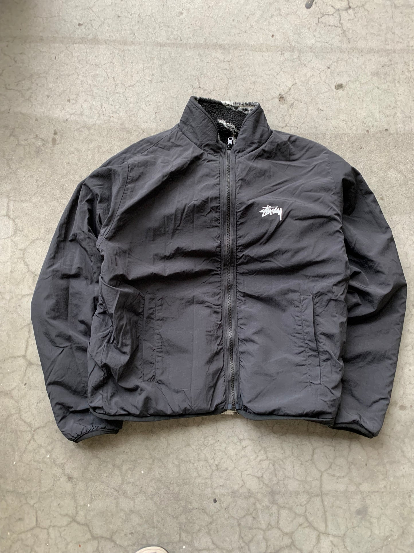 (XS/S) Stussy Reversible AOP Dragon Fleece