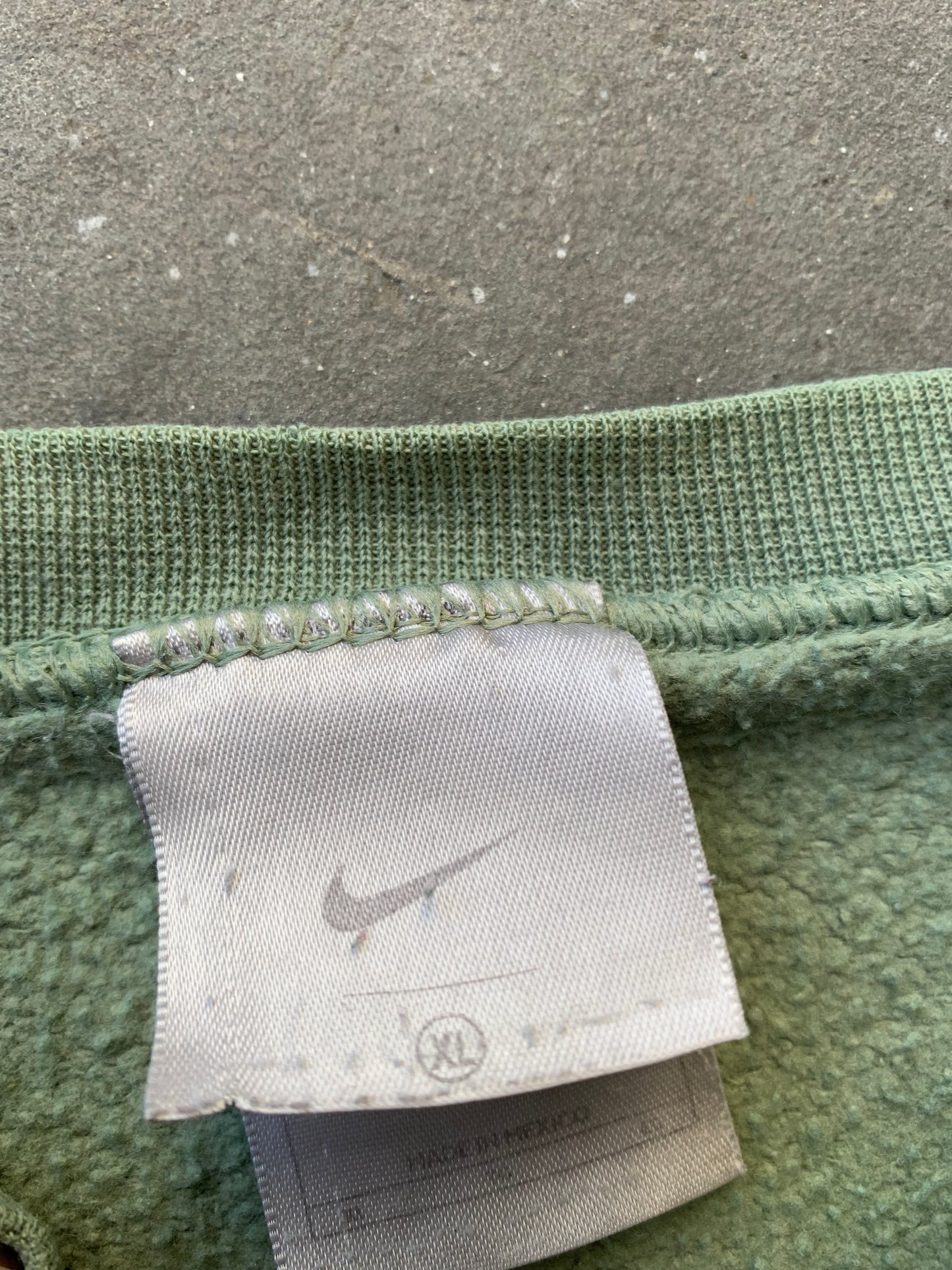 (L/XL) 00’s Nike Matcha Crewneck