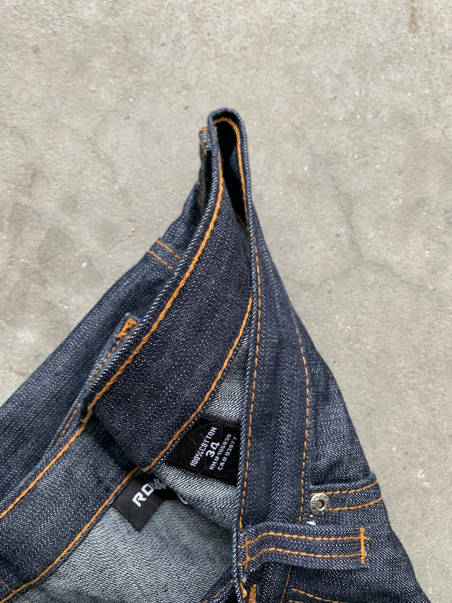 (34”) Vintage Baggy Rocawear Raw Denim