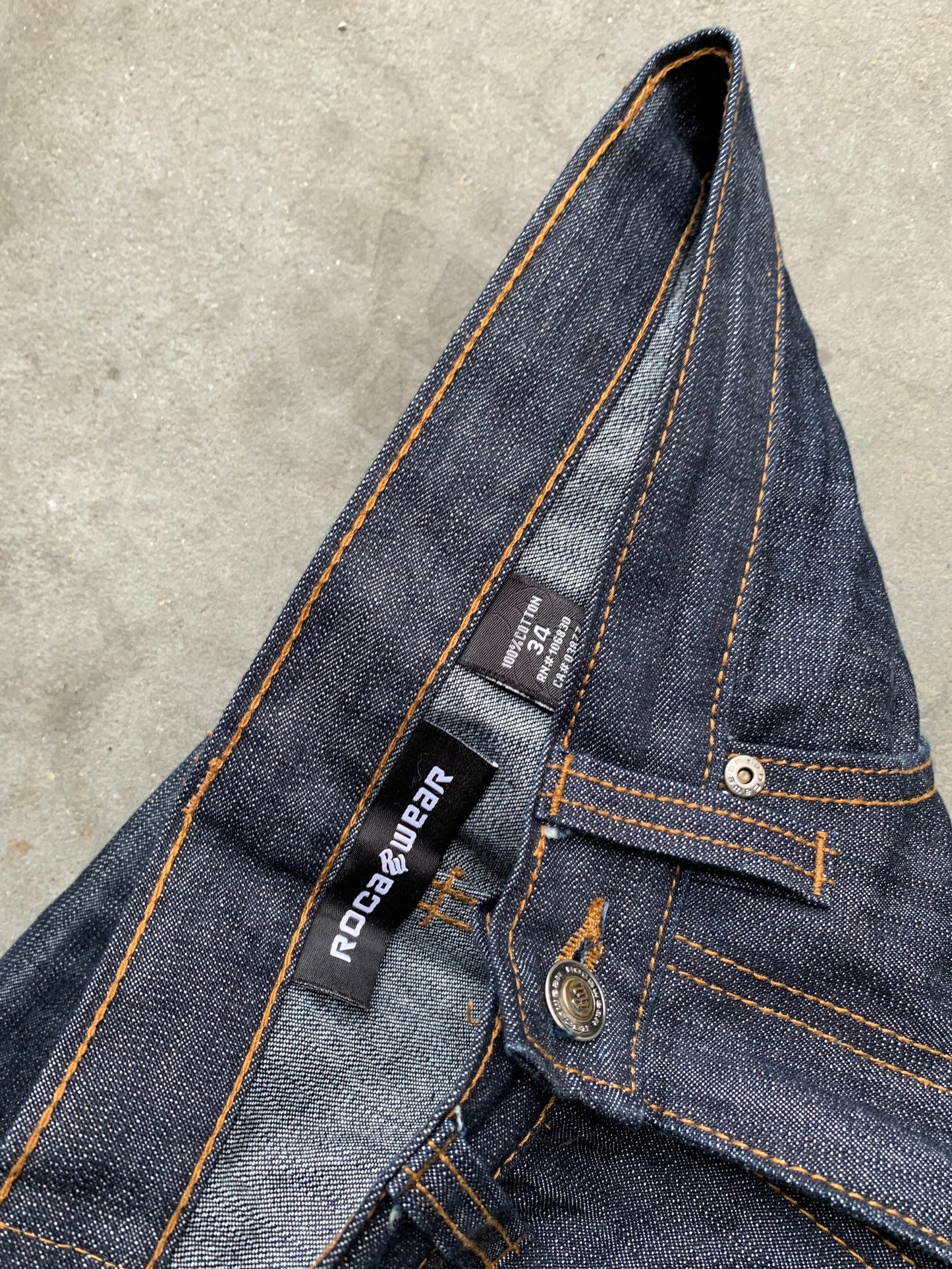 (34”) Vintage Baggy Rocawear Raw Denim