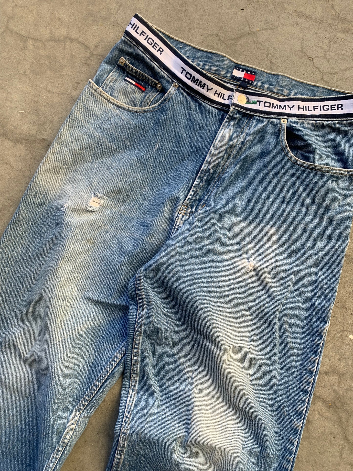 (33”) Tommy Hilfiger baggy Blue Denim
