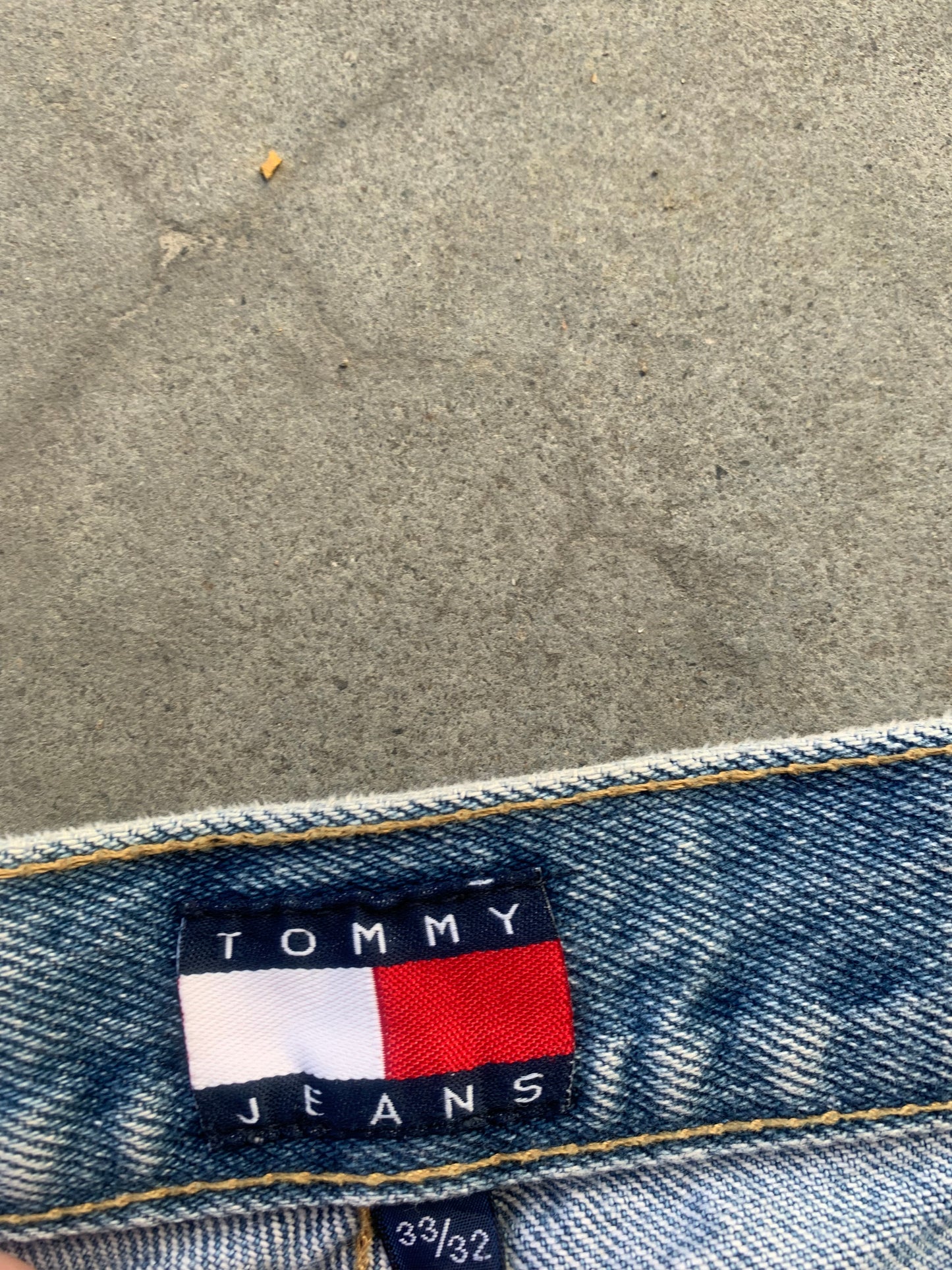 (33”) Tommy Hilfiger baggy Blue Denim
