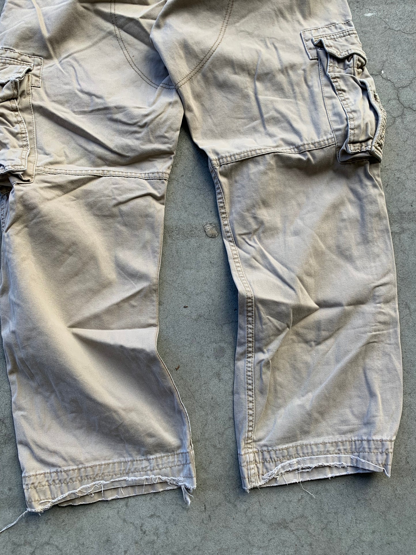 (32”) Levi Utility Cargo Pants