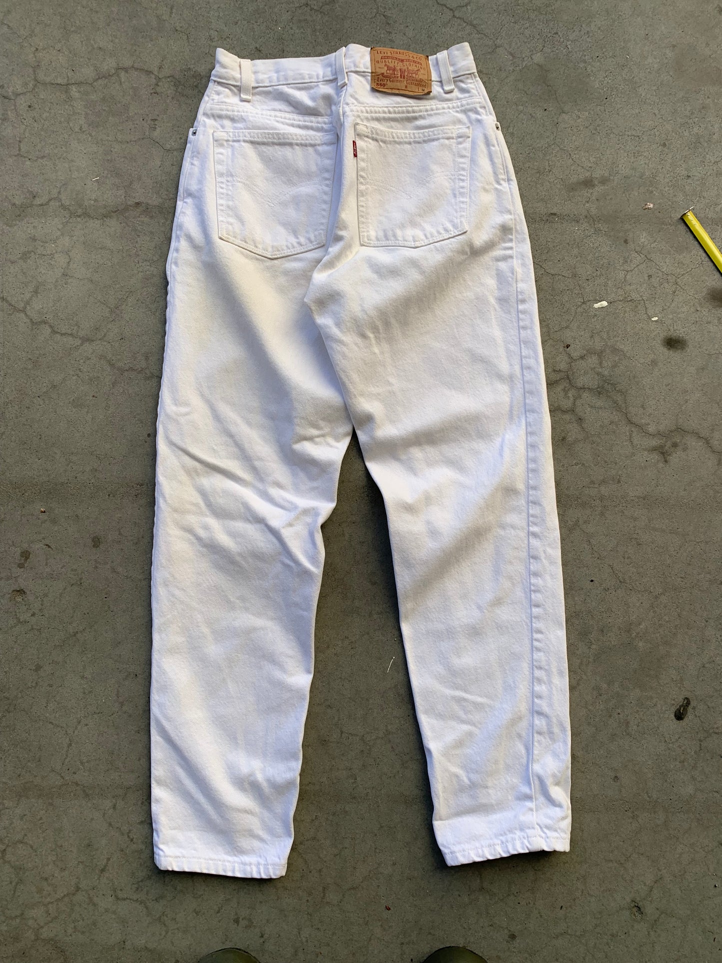 (28”) 90’s White Levi 550 Denim