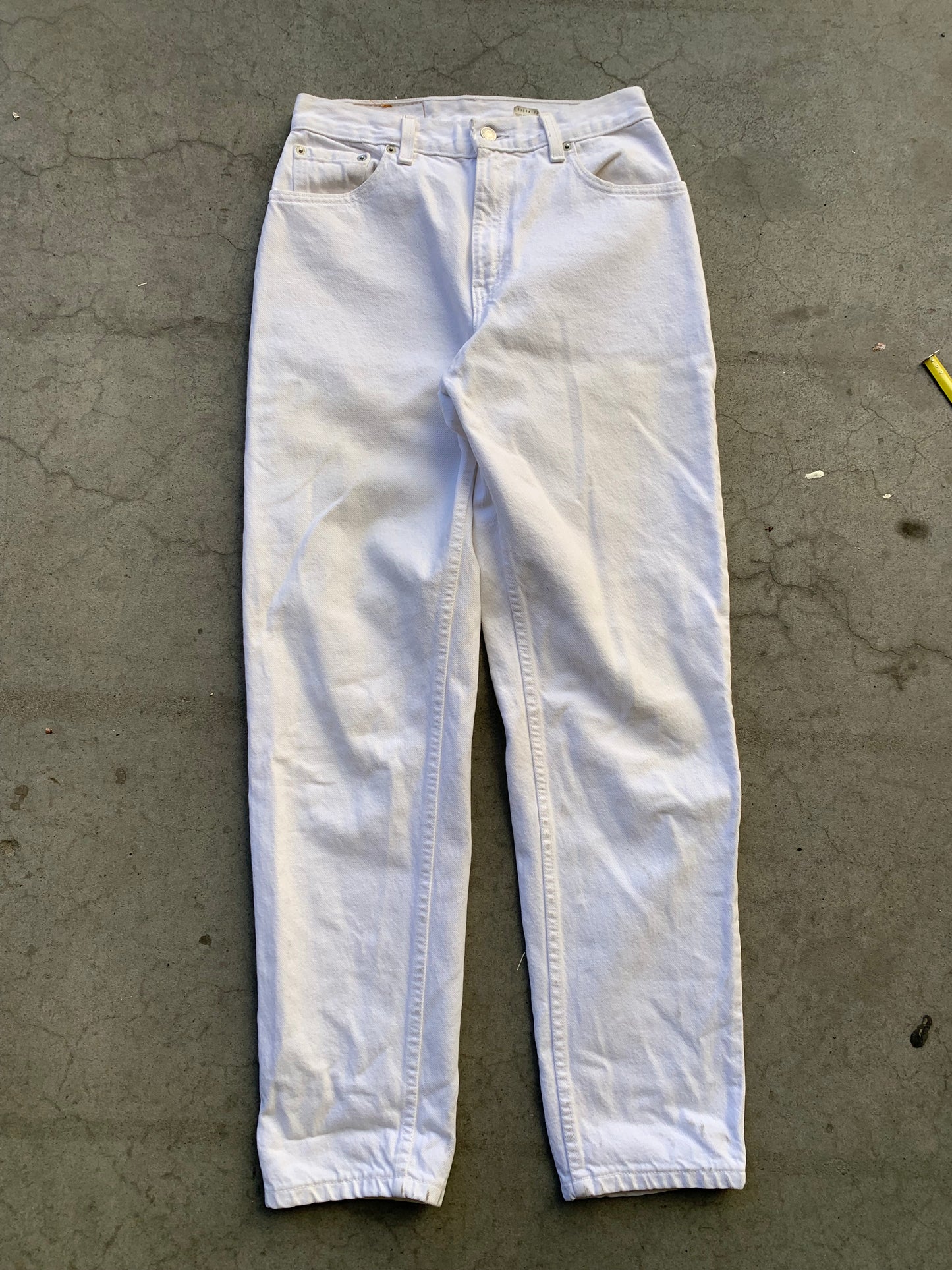 (28”) 90’s White Levi 550 Denim