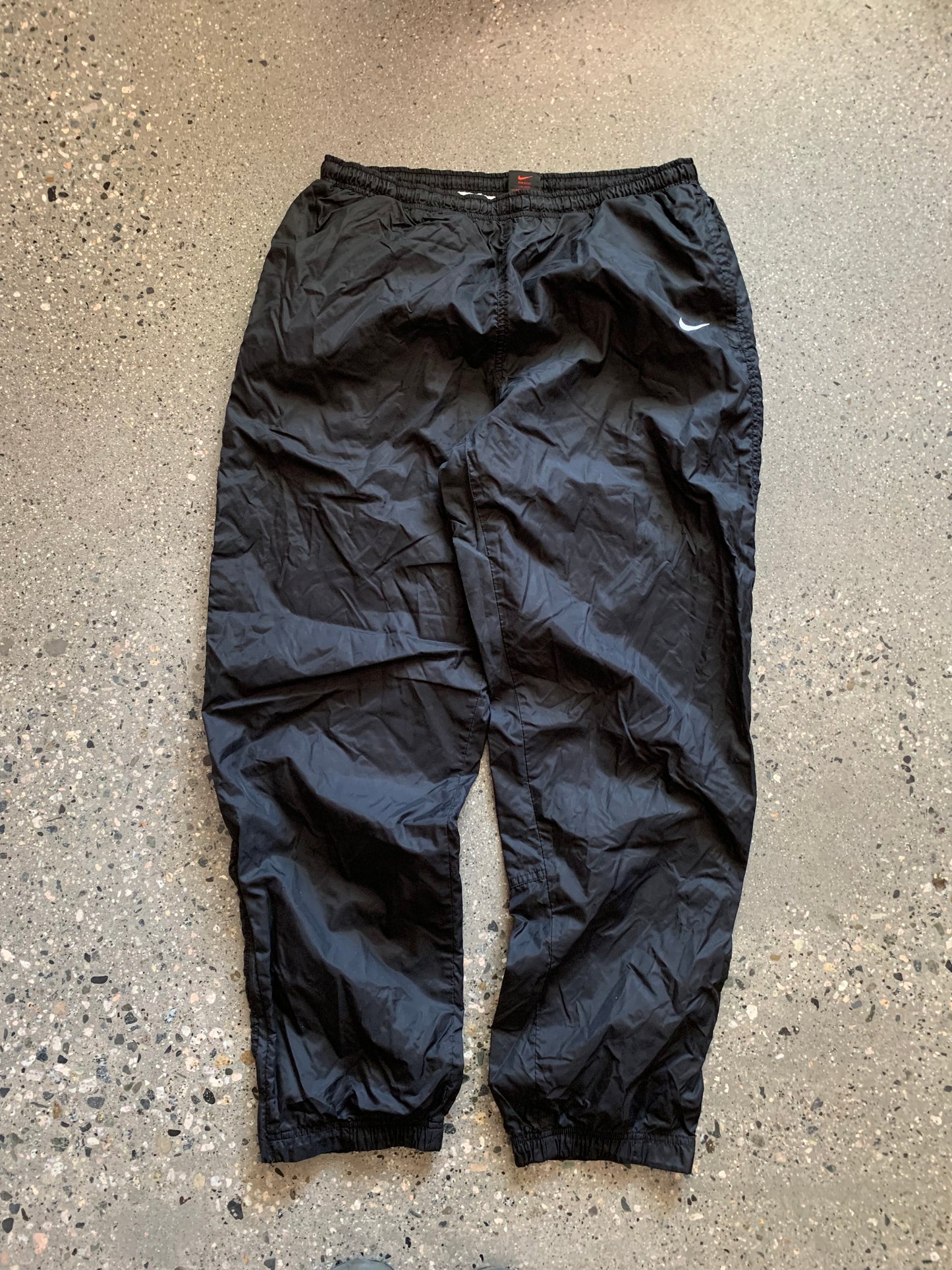 (32”) 90’s Nike Windbreaker Pants