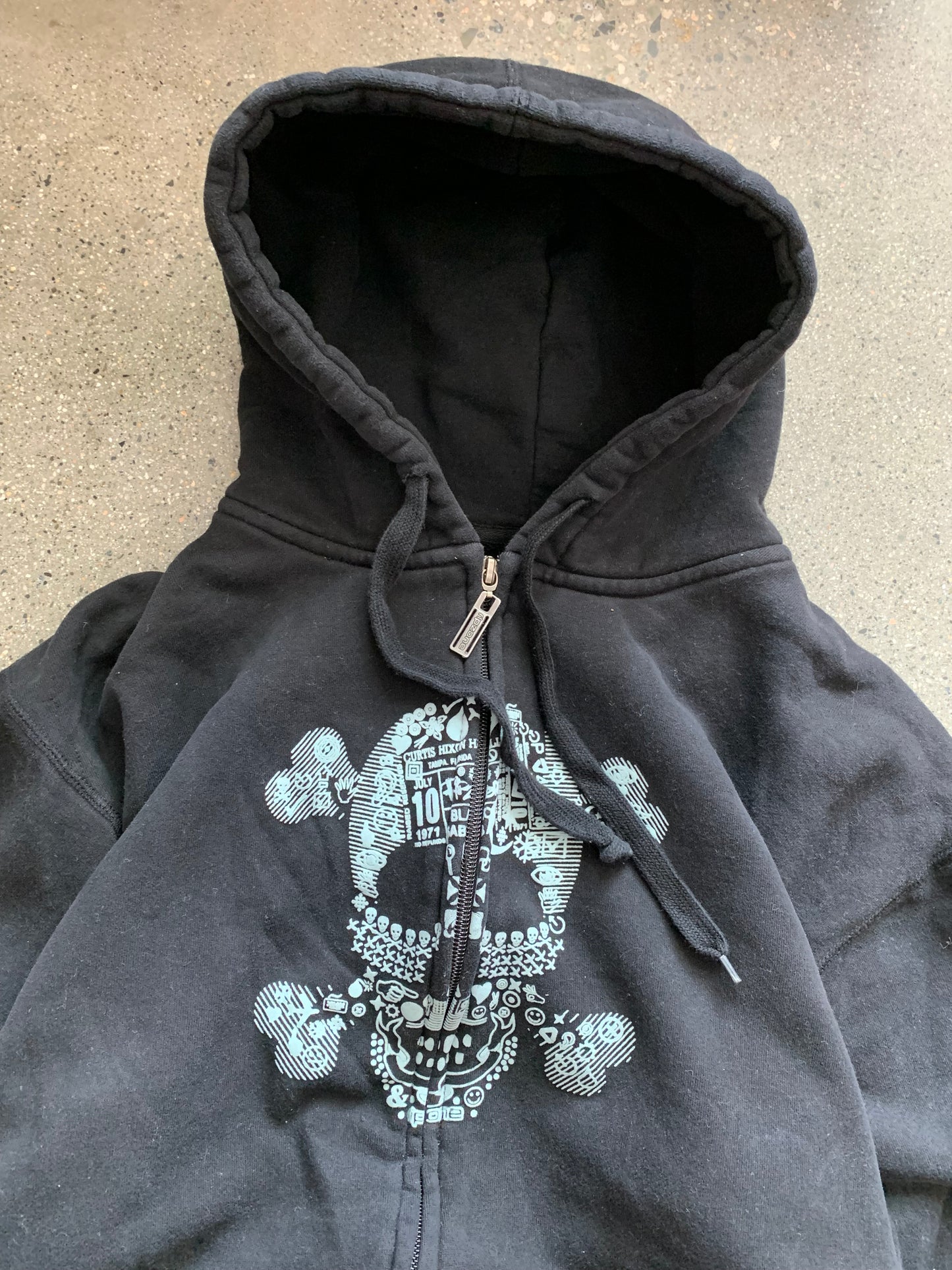(S/M) Black Skull Zip Up Hoodie