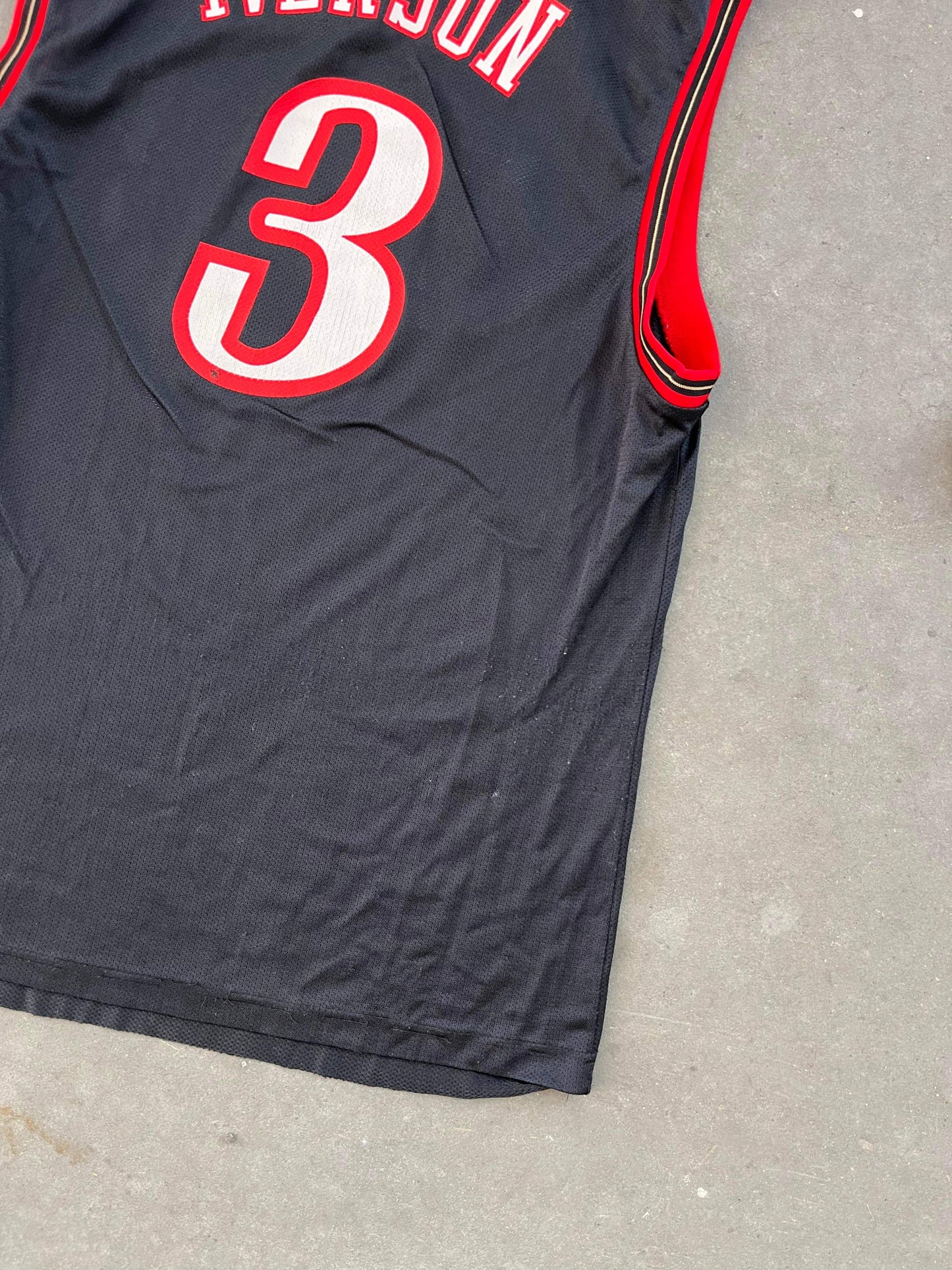 (L) Allen Iverson Philly 76ers Jersey