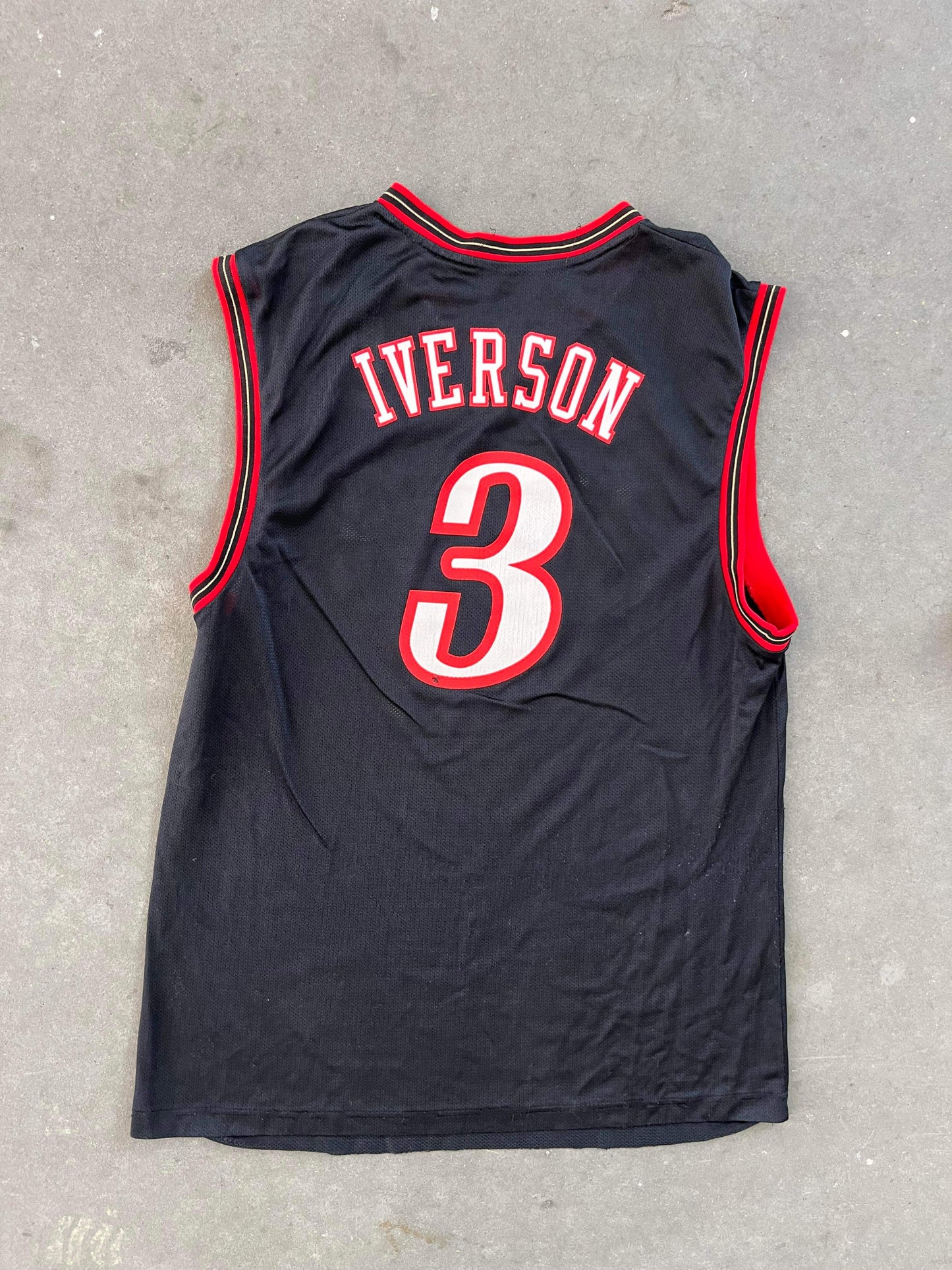(L) Allen Iverson Philly 76ers Jersey