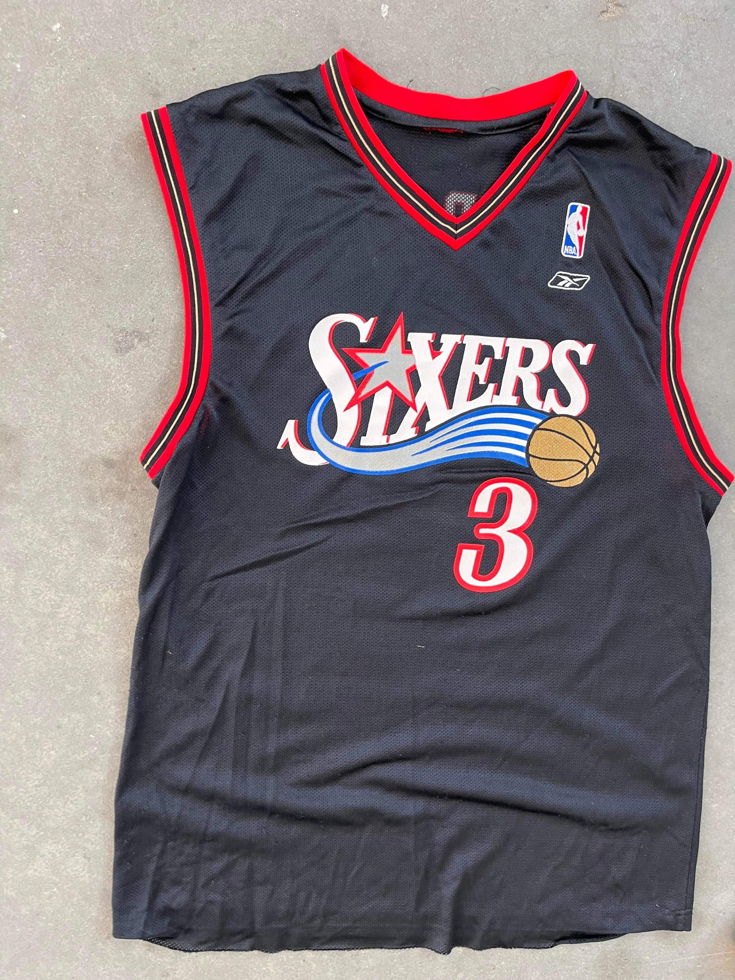 (L) Allen Iverson Philly 76ers Jersey