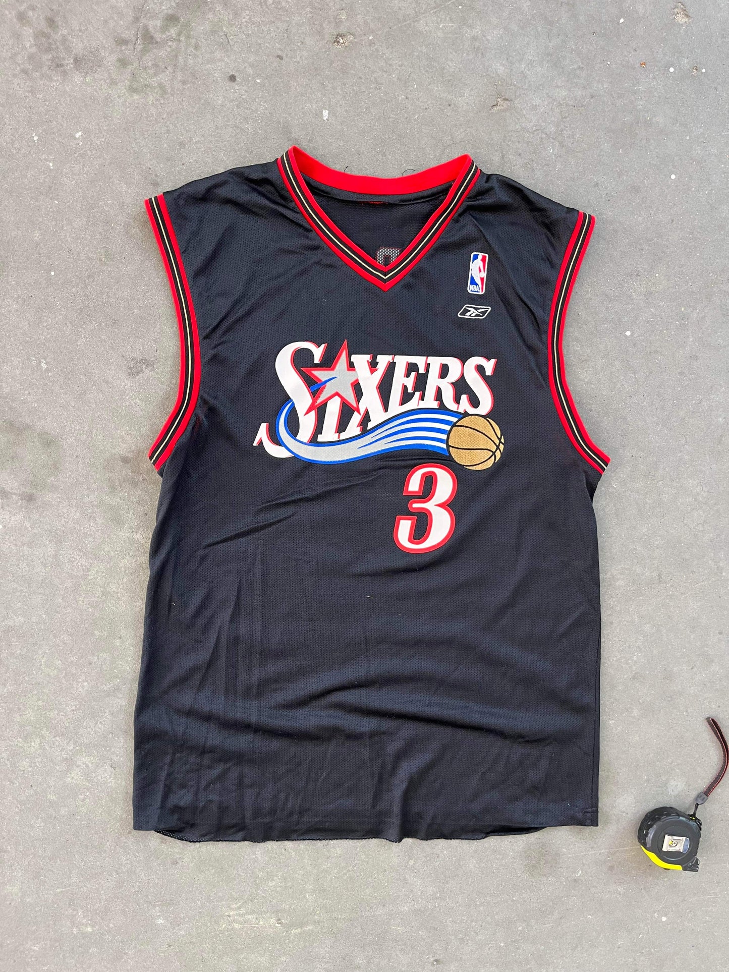 (L) Allen Iverson Philly 76ers Jersey