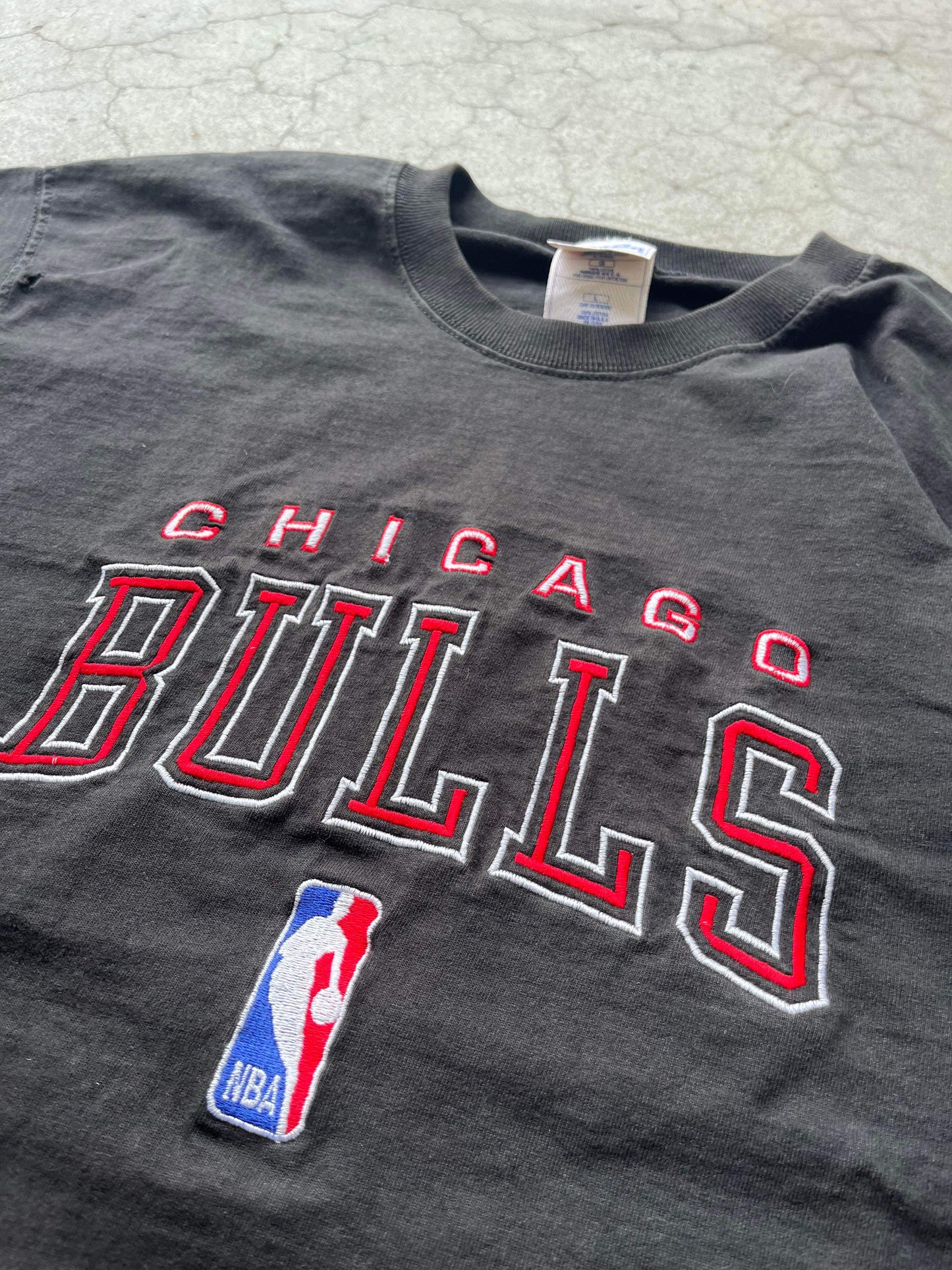 (L/XL) 90’s Distressed Chicago Bulls Tee