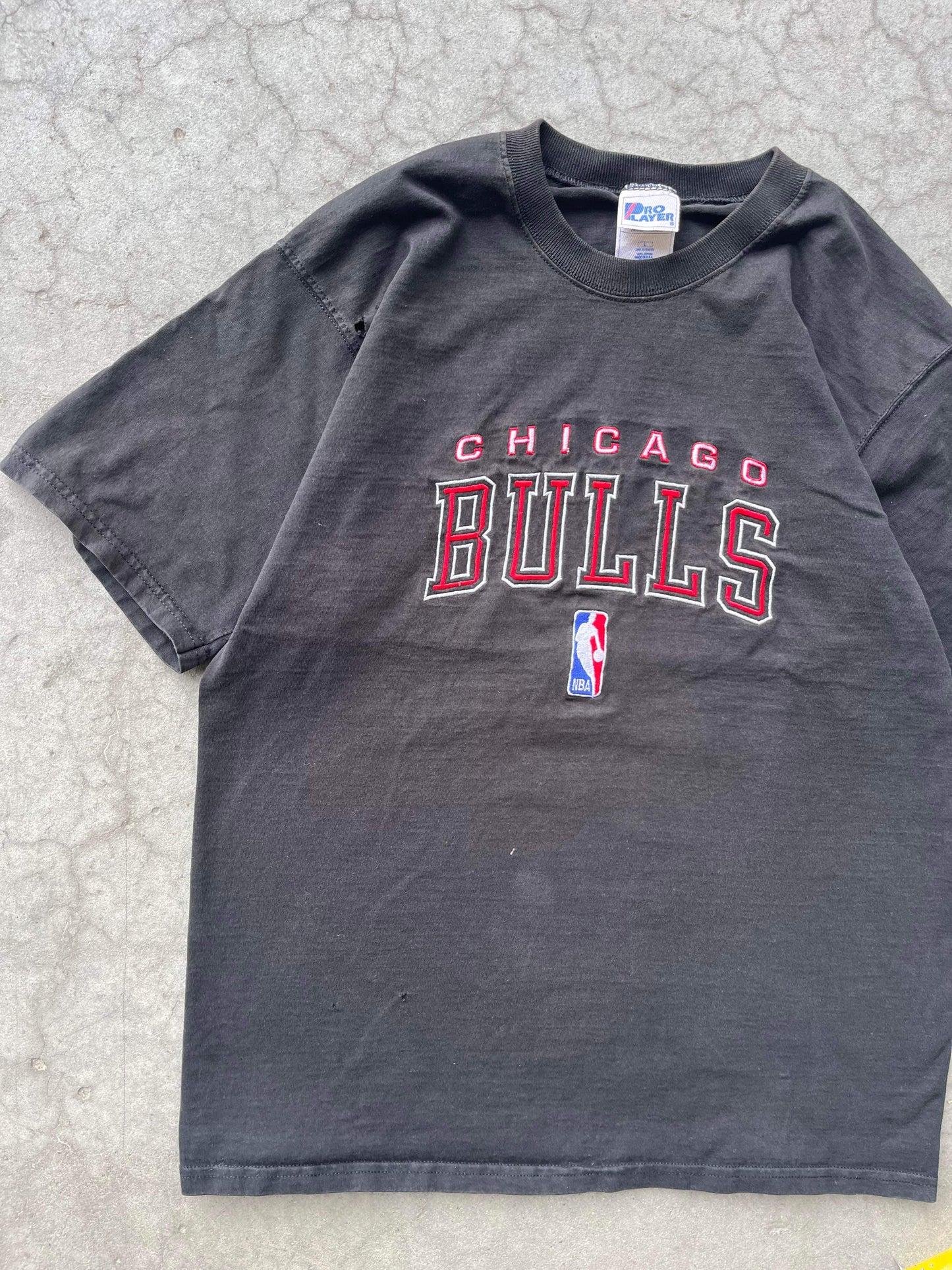 (L/XL) 90’s Distressed Chicago Bulls Tee