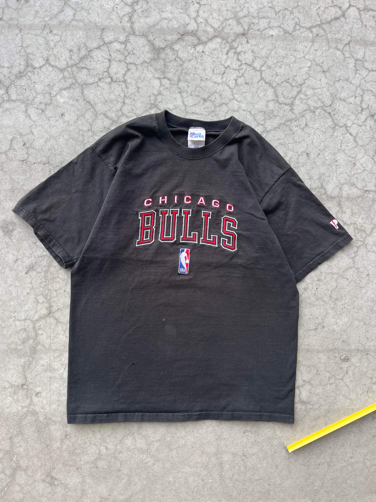 (L/XL) 90’s Distressed Chicago Bulls Tee